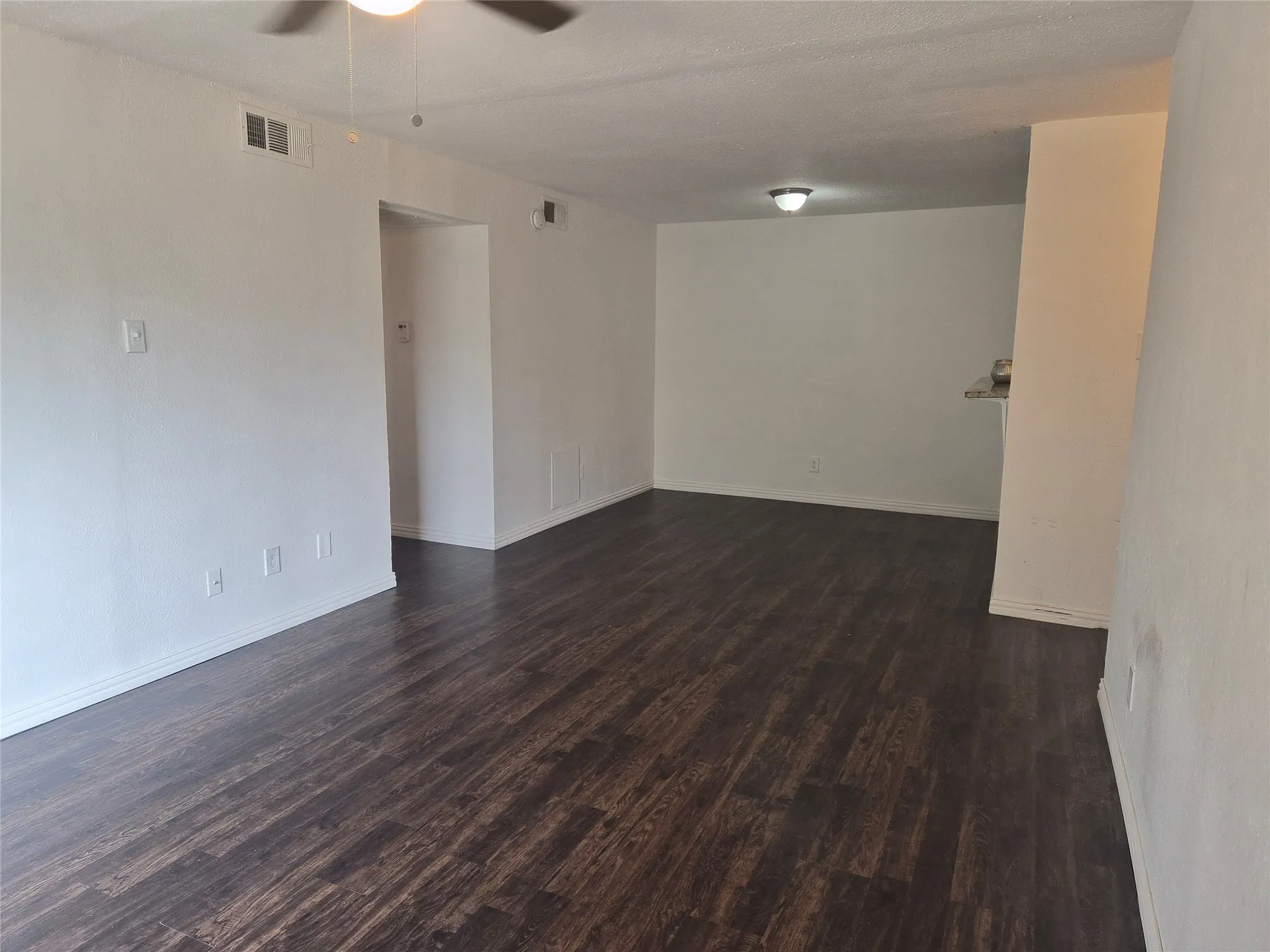 Condominium For Rent in Dallas County , 8110 Skillman Street 2059, Dallas, Texas 75231, 2 Bedroom, 1 Bathroom, Garage spaces, 723 Sqft, built in 1980, mls#21405619, Real Estate Agent in Dallas, Homes For Rent in Dallas county, Homes For Rent in Dallas, Realtor in Dallas Texas, Real Estate Brokerage Independent Realty Texas, Luminita Cordes Realtor
