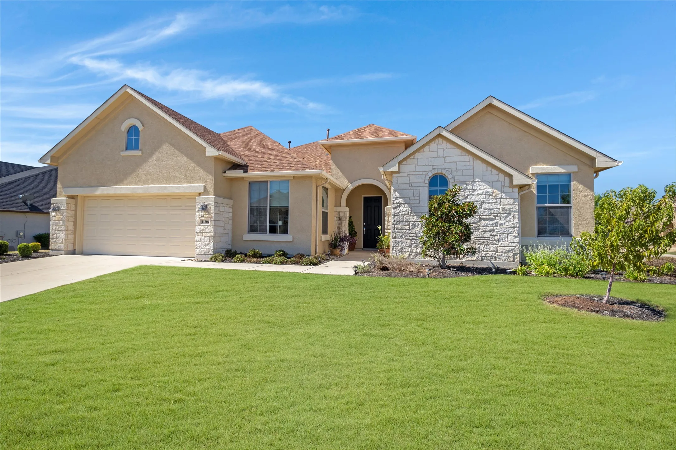 Single Family Residence For Sale in Denton County , 11804 Willet Way, Denton, Texas 76207, 2 Bedroom, 3 Bathroom, 2 Garage spaces, 2,678 Sqft, built in 2018, mls#21403493, Real Estate Agent in Denton, Homes For Sale in Denton county, Homes For Sale in Denton, Realtor in Denton Texas, Real Estate Brokerage Independent Realty Texas, Luminita Cordes Realtor