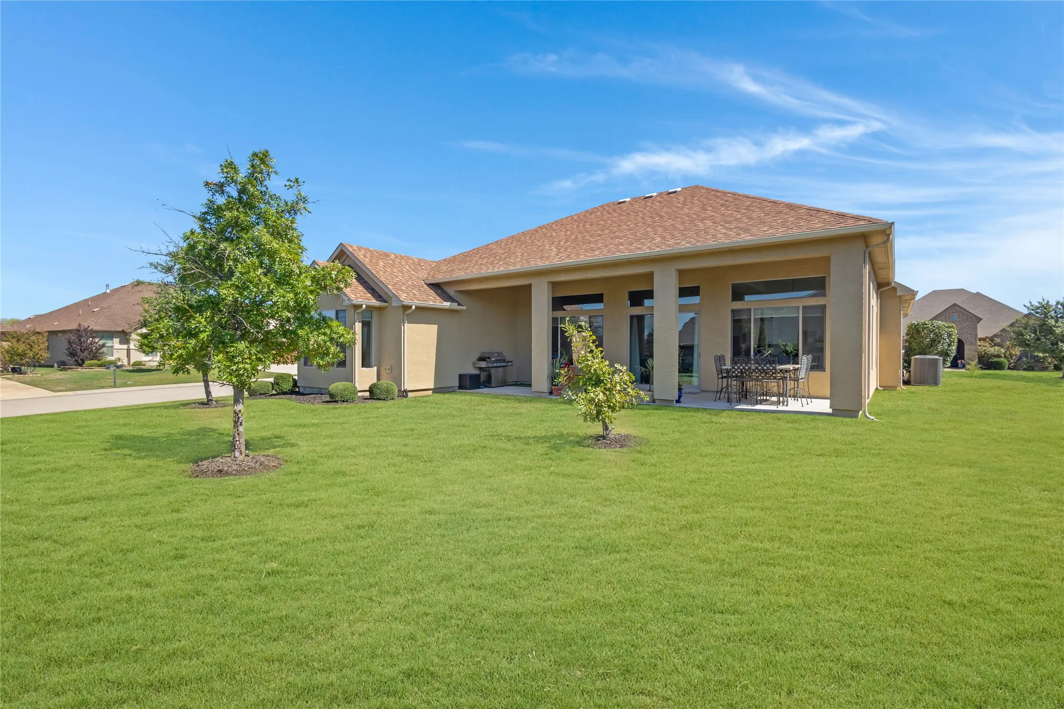 Single Family Residence For Sale in Denton County , 11804 Willet Way, Denton, Texas 76207, 2 Bedroom, 3 Bathroom, 2 Garage spaces, 2,678 Sqft, built in 2018, mls#21403493, Real Estate Agent in Denton, Homes For Sale in Denton county, Homes For Sale in Denton, Realtor in Denton Texas, Real Estate Brokerage Independent Realty Texas, Luminita Cordes Realtor
