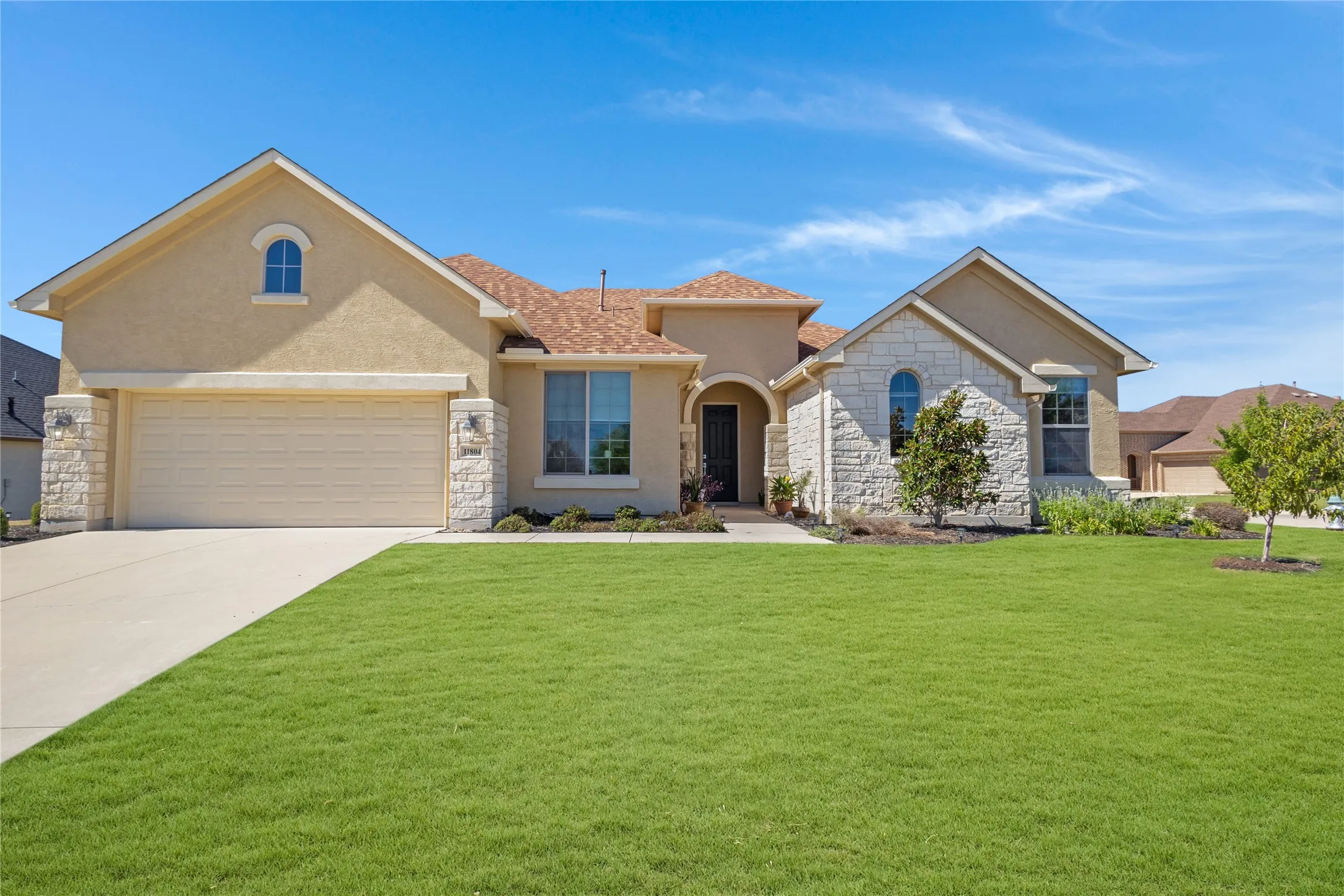 Single Family Residence For Sale in Denton County , 11804 Willet Way, Denton, Texas 76207, 2 Bedroom, 3 Bathroom, 2 Garage spaces, 2,678 Sqft, built in 2018, mls#21403493, Real Estate Agent in Denton, Homes For Sale in Denton county, Homes For Sale in Denton, Realtor in Denton Texas, Real Estate Brokerage Independent Realty Texas, Luminita Cordes Realtor