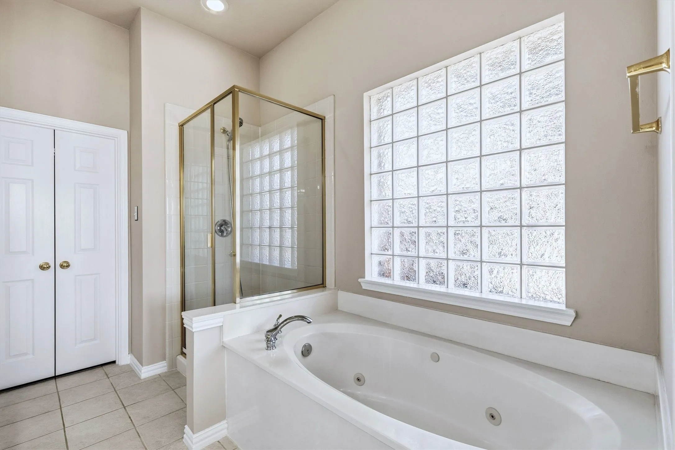 Single Family Residence For Sale in Collin County , 4136 Silverthorne Street, Richardson, Texas 75082, 4 Bedroom, 4 Bathroom, 3 Garage spaces, 2,927 Sqft, built in 1999, mls#21405633, Real Estate Agent in Richardson, Homes For Sale in Collin county, Homes For Sale in Richardson, Realtor in Richardson Texas, Real Estate Brokerage Independent Realty Texas, Luminita Cordes Realtor