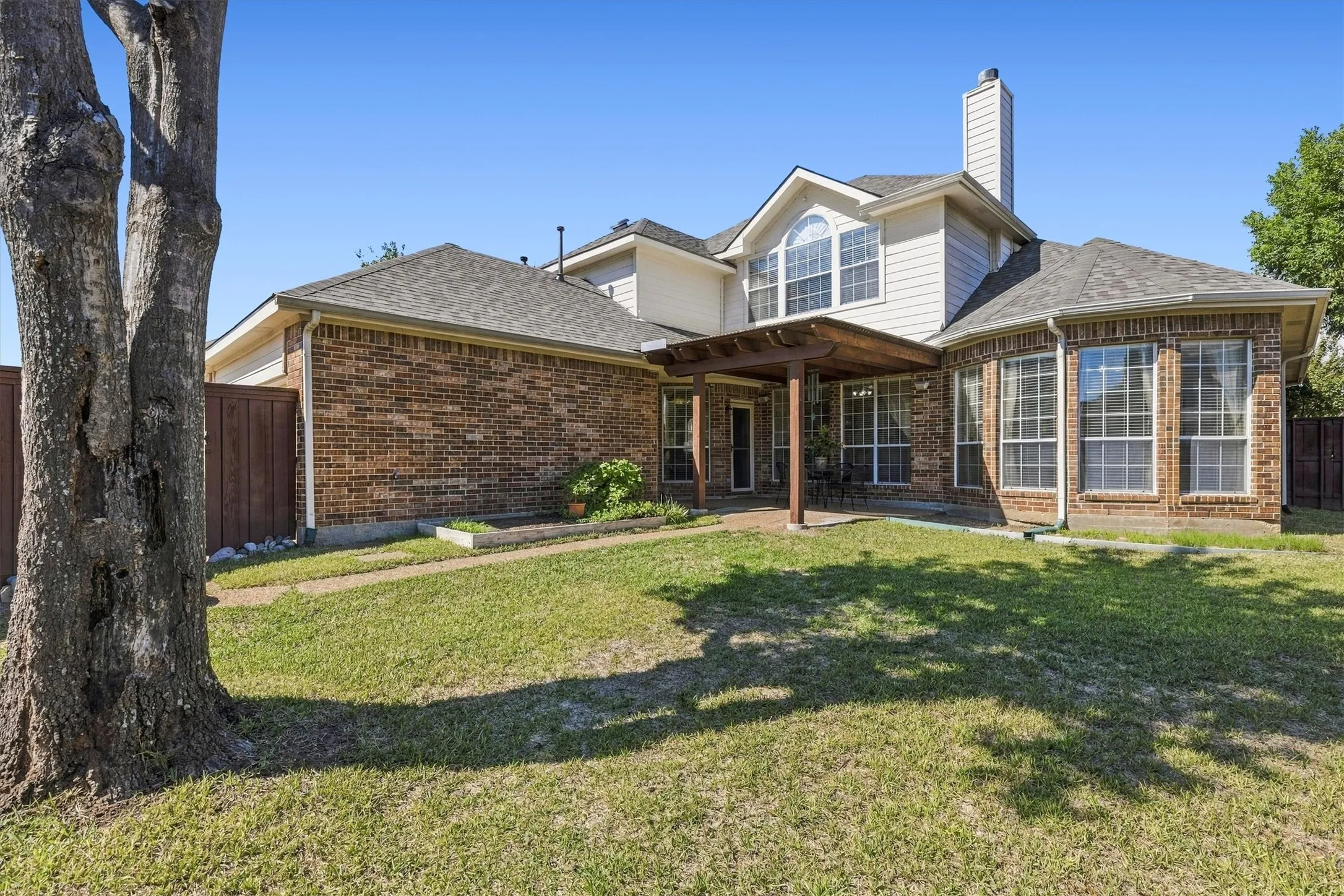 Single Family Residence For Sale in Collin County , 4136 Silverthorne Street, Richardson, Texas 75082, 4 Bedroom, 4 Bathroom, 3 Garage spaces, 2,927 Sqft, built in 1999, mls#21405633, Real Estate Agent in Richardson, Homes For Sale in Collin county, Homes For Sale in Richardson, Realtor in Richardson Texas, Real Estate Brokerage Independent Realty Texas, Luminita Cordes Realtor