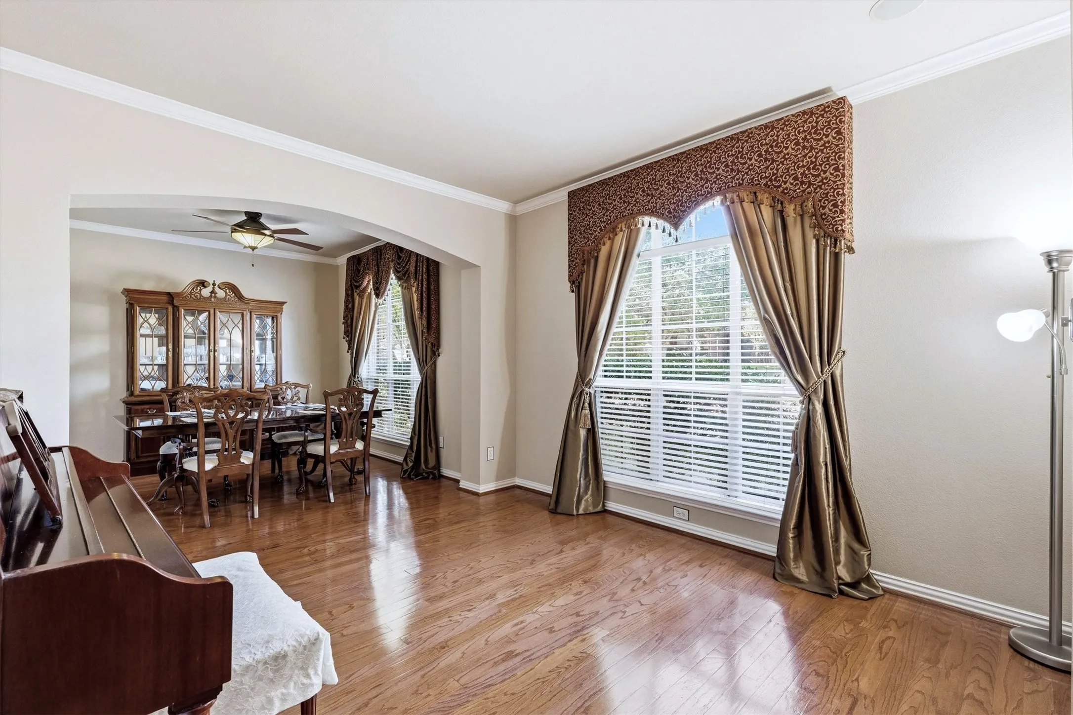 Single Family Residence For Sale in Collin County , 4136 Silverthorne Street, Richardson, Texas 75082, 4 Bedroom, 4 Bathroom, 3 Garage spaces, 2,927 Sqft, built in 1999, mls#21405633, Real Estate Agent in Richardson, Homes For Sale in Collin county, Homes For Sale in Richardson, Realtor in Richardson Texas, Real Estate Brokerage Independent Realty Texas, Luminita Cordes Realtor