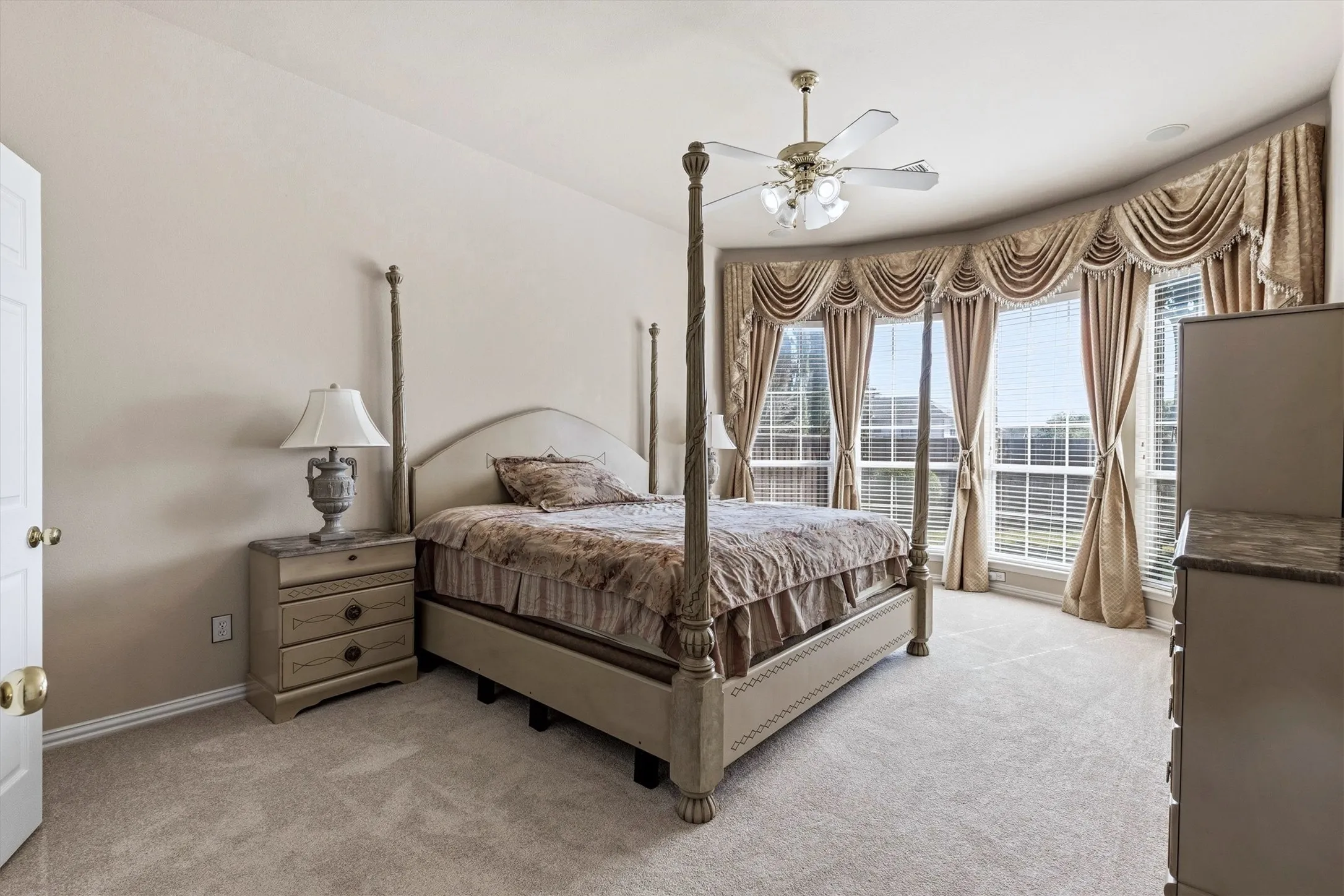 Single Family Residence For Sale in Collin County , 4136 Silverthorne Street, Richardson, Texas 75082, 4 Bedroom, 4 Bathroom, 3 Garage spaces, 2,927 Sqft, built in 1999, mls#21405633, Real Estate Agent in Richardson, Homes For Sale in Collin county, Homes For Sale in Richardson, Realtor in Richardson Texas, Real Estate Brokerage Independent Realty Texas, Luminita Cordes Realtor