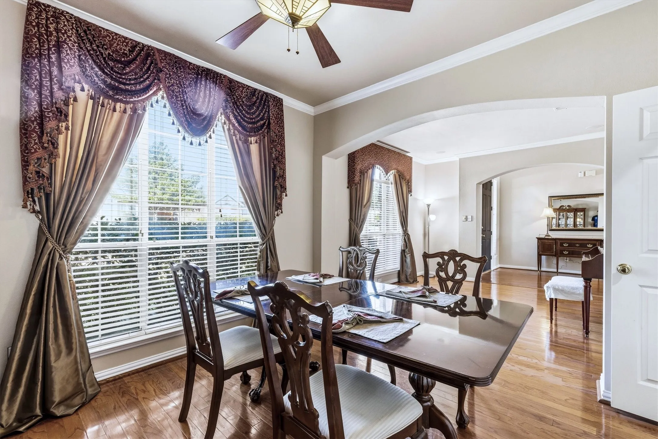 Single Family Residence For Sale in Collin County , 4136 Silverthorne Street, Richardson, Texas 75082, 4 Bedroom, 4 Bathroom, 3 Garage spaces, 2,927 Sqft, built in 1999, mls#21405633, Real Estate Agent in Richardson, Homes For Sale in Collin county, Homes For Sale in Richardson, Realtor in Richardson Texas, Real Estate Brokerage Independent Realty Texas, Luminita Cordes Realtor