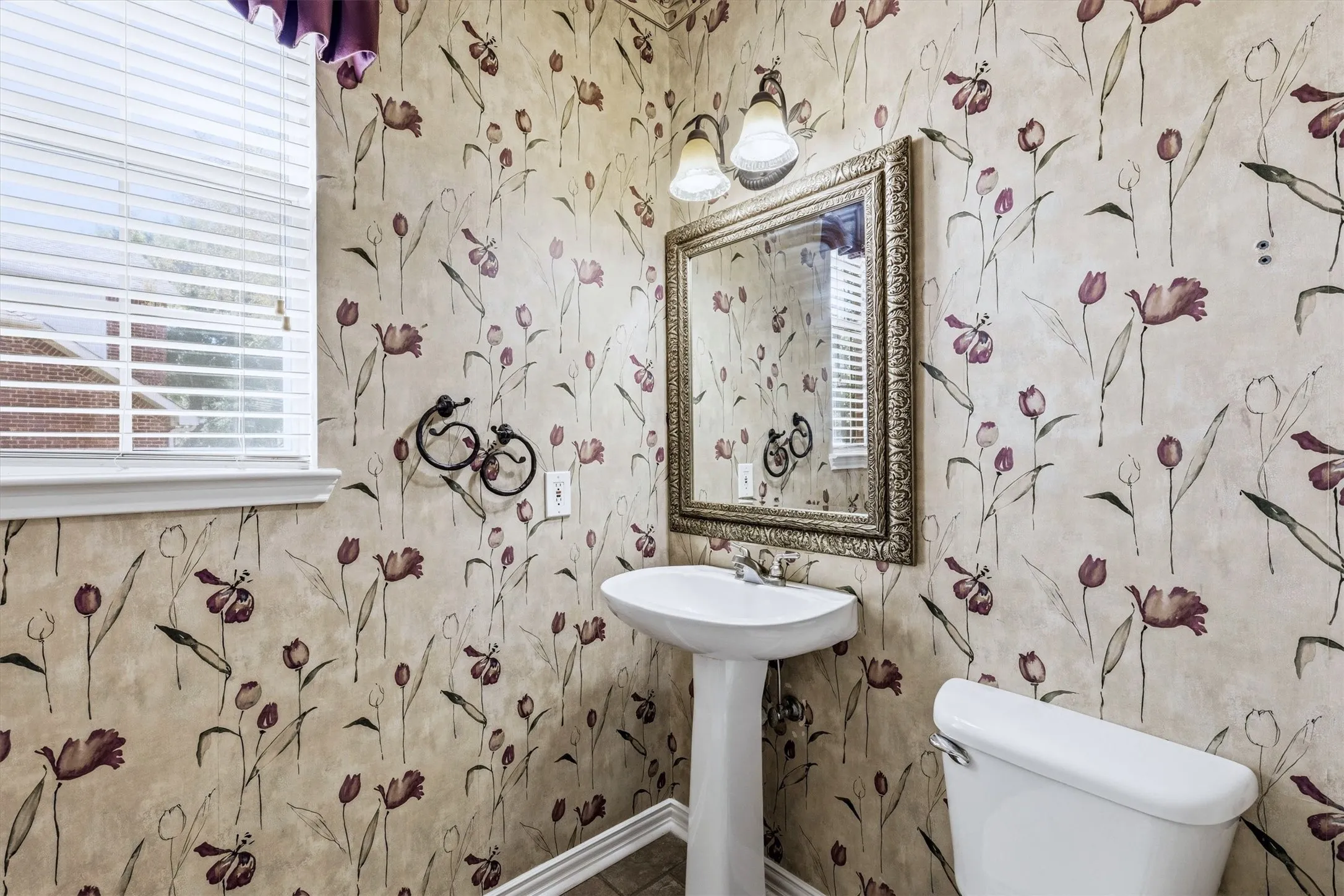 Single Family Residence For Sale in Collin County , 4136 Silverthorne Street, Richardson, Texas 75082, 4 Bedroom, 4 Bathroom, 3 Garage spaces, 2,927 Sqft, built in 1999, mls#21405633, Real Estate Agent in Richardson, Homes For Sale in Collin county, Homes For Sale in Richardson, Realtor in Richardson Texas, Real Estate Brokerage Independent Realty Texas, Luminita Cordes Realtor