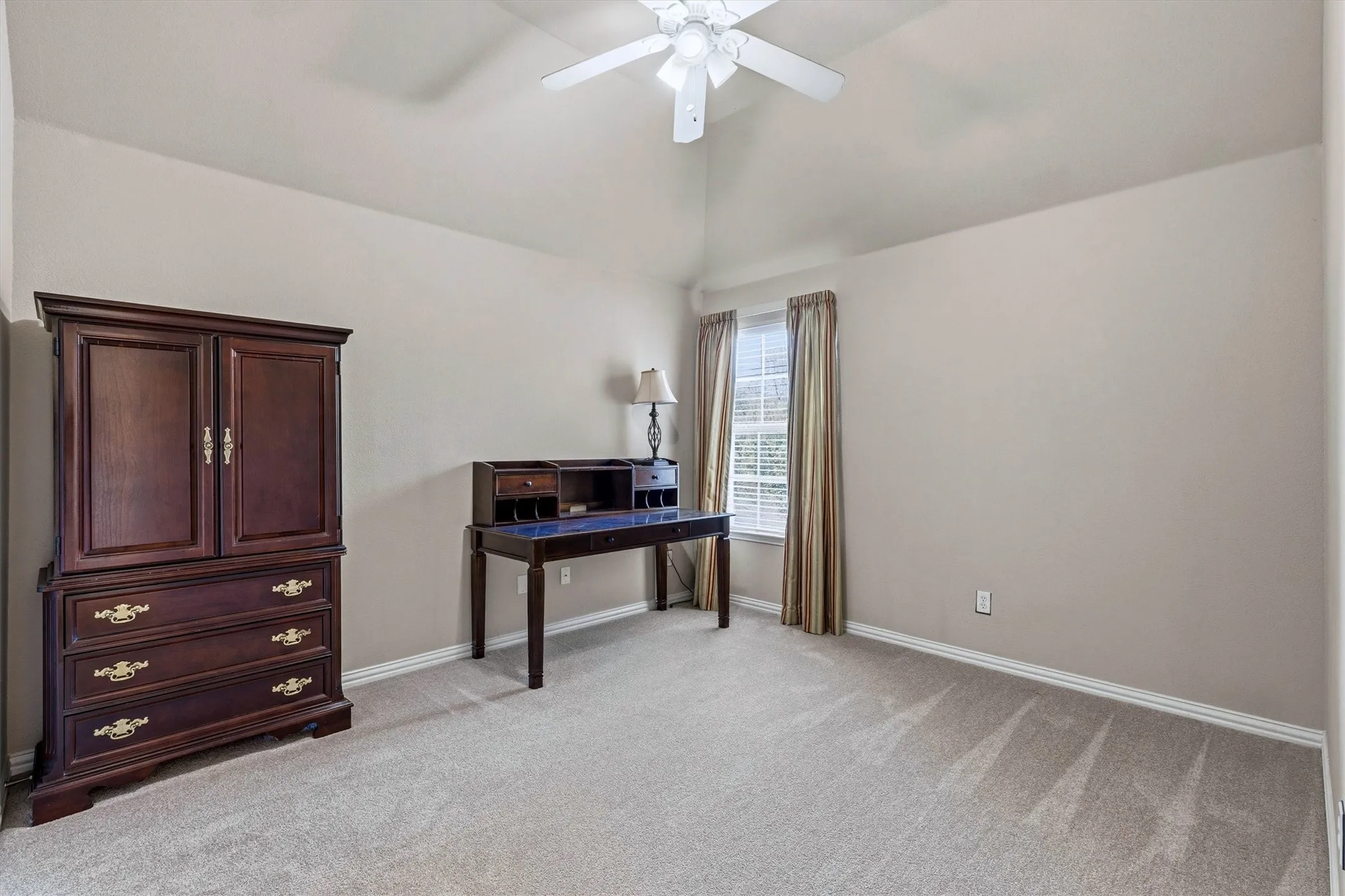 Single Family Residence For Sale in Collin County , 4136 Silverthorne Street, Richardson, Texas 75082, 4 Bedroom, 4 Bathroom, 3 Garage spaces, 2,927 Sqft, built in 1999, mls#21405633, Real Estate Agent in Richardson, Homes For Sale in Collin county, Homes For Sale in Richardson, Realtor in Richardson Texas, Real Estate Brokerage Independent Realty Texas, Luminita Cordes Realtor