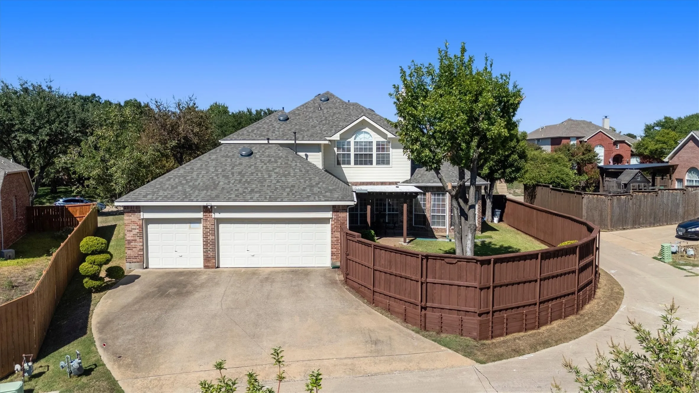 Single Family Residence For Sale in Collin County , 4136 Silverthorne Street, Richardson, Texas 75082, 4 Bedroom, 4 Bathroom, 3 Garage spaces, 2,927 Sqft, built in 1999, mls#21405633, Real Estate Agent in Richardson, Homes For Sale in Collin county, Homes For Sale in Richardson, Realtor in Richardson Texas, Real Estate Brokerage Independent Realty Texas, Luminita Cordes Realtor