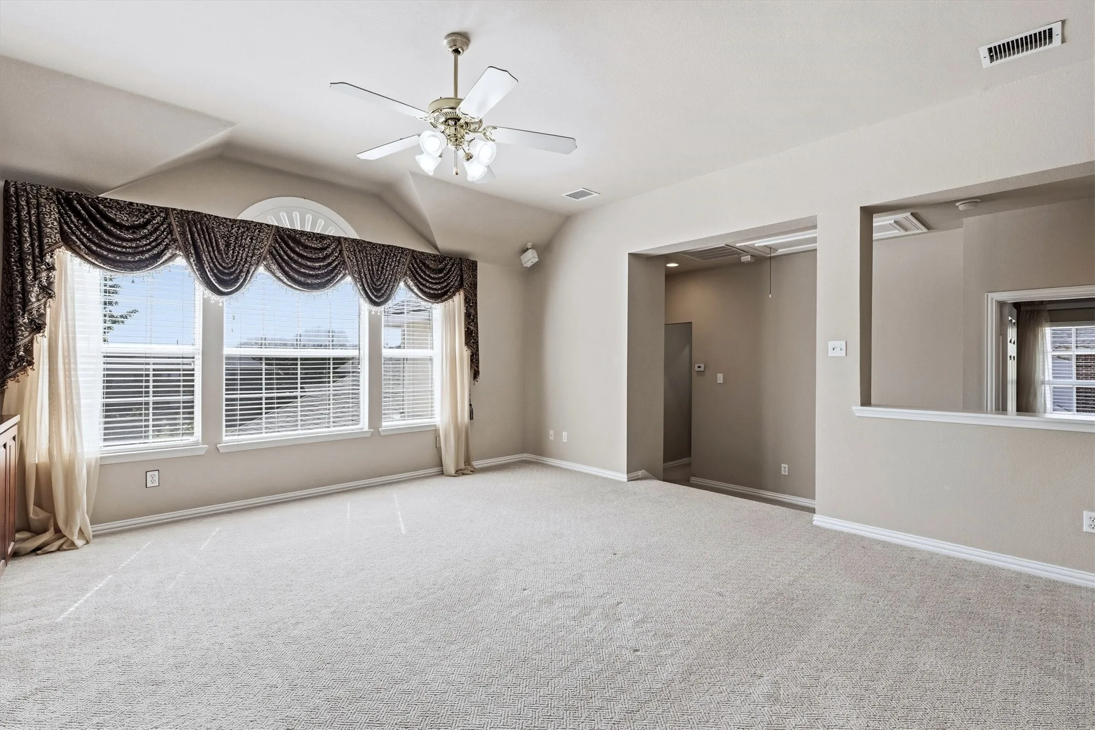 Single Family Residence For Sale in Collin County , 4136 Silverthorne Street, Richardson, Texas 75082, 4 Bedroom, 4 Bathroom, 3 Garage spaces, 2,927 Sqft, built in 1999, mls#21405633, Real Estate Agent in Richardson, Homes For Sale in Collin county, Homes For Sale in Richardson, Realtor in Richardson Texas, Real Estate Brokerage Independent Realty Texas, Luminita Cordes Realtor