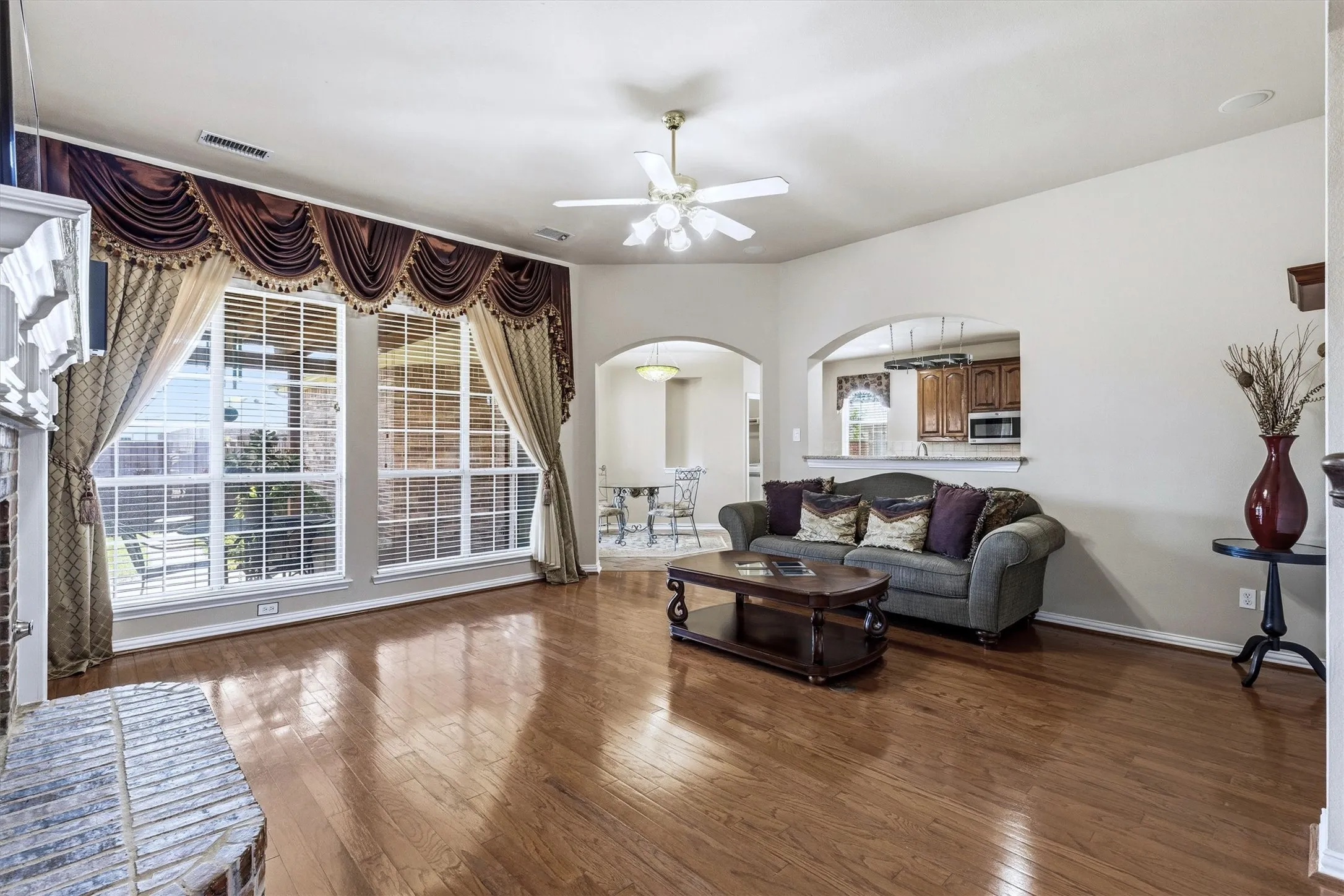 Single Family Residence For Sale in Collin County , 4136 Silverthorne Street, Richardson, Texas 75082, 4 Bedroom, 4 Bathroom, 3 Garage spaces, 2,927 Sqft, built in 1999, mls#21405633, Real Estate Agent in Richardson, Homes For Sale in Collin county, Homes For Sale in Richardson, Realtor in Richardson Texas, Real Estate Brokerage Independent Realty Texas, Luminita Cordes Realtor