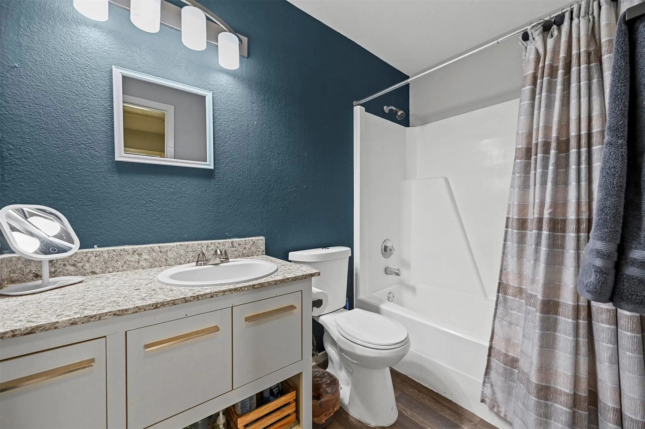 Single Family Residence For Rent in Tarrant County , 2814 Sherry Street, Arlington, Texas 76014, 2 Bedroom, 2 Bathroom, Garage spaces, 928 Sqft, built in 1987, mls#21405637, Real Estate Agent in Arlington, Homes For Rent in Tarrant county, Homes For Rent in Arlington, Realtor in Arlington Texas, Real Estate Brokerage Independent Realty Texas, Luminita Cordes Realtor