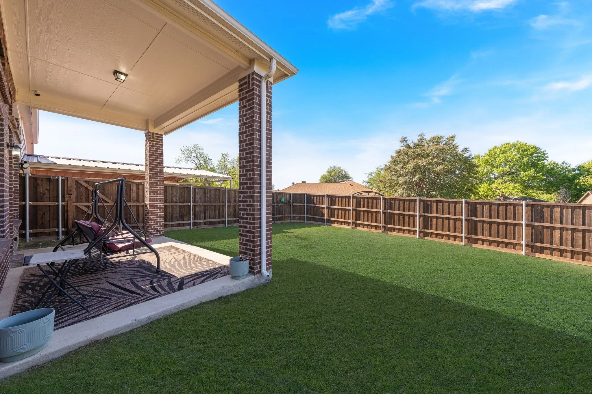 Single Family Residence For Sale in Dallas County , 2901 Regents Park Lane, Garland, Texas 75043, 4 Bedroom, 3 Bathroom, 2 Garage spaces, 2,671 Sqft, built in 2015, mls#21405270, Real Estate Agent in Garland, Homes For Sale in Dallas county, Homes For Sale in Garland, Realtor in Garland Texas, Real Estate Brokerage Independent Realty Texas, Luminita Cordes Realtor