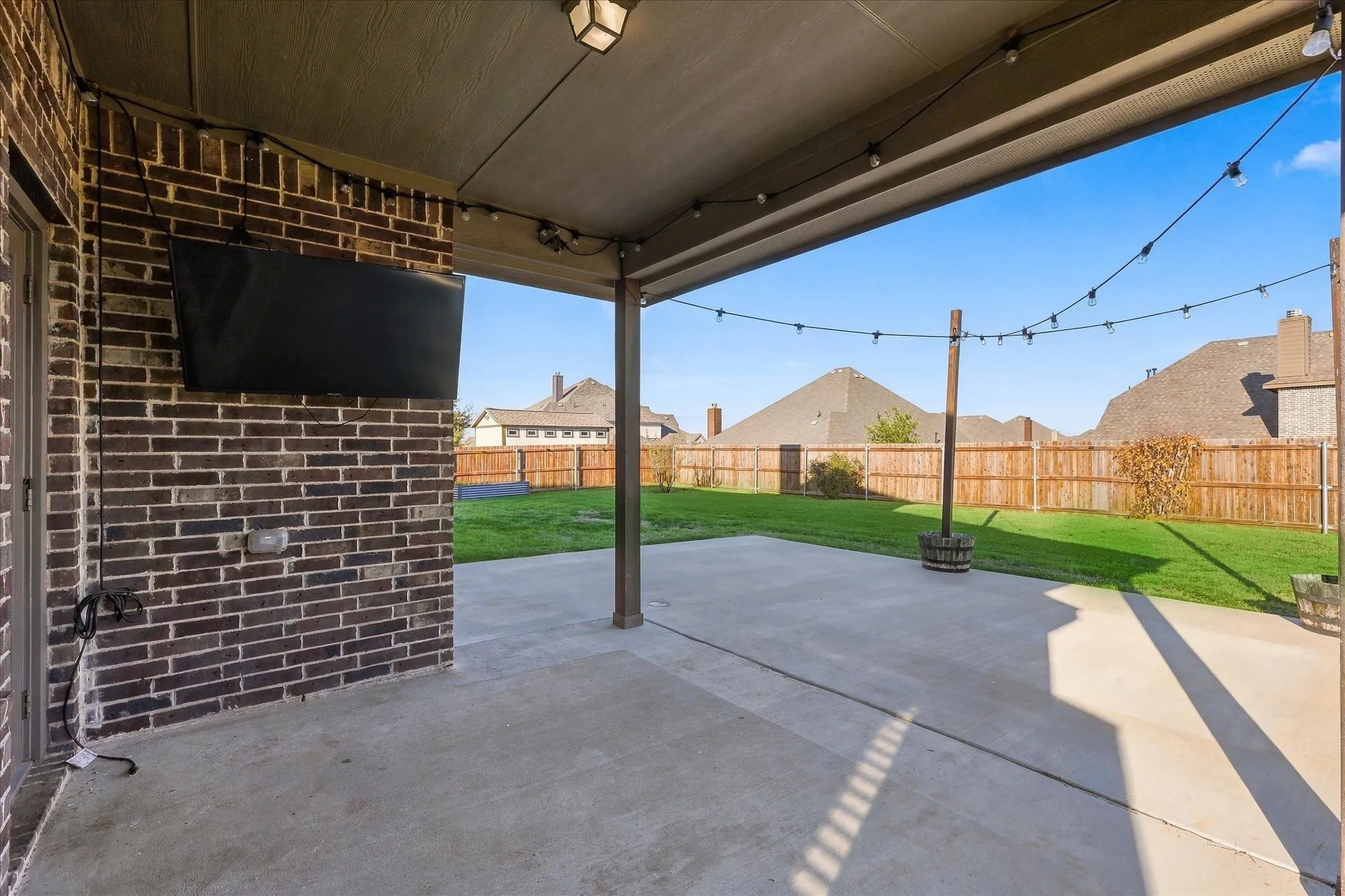 Single Family Residence For Sale in Ellis County , 602 Dean Box Drive, Waxahachie, Texas 75165, 4 Bedroom, 4 Bathroom, 2 Garage spaces, 3,084 Sqft, built in 2022, mls#21405645, Real Estate Agent in Waxahachie, Homes For Sale in Ellis county, Homes For Sale in Waxahachie, Realtor in Waxahachie Texas, Real Estate Brokerage Independent Realty Texas, Luminita Cordes Realtor