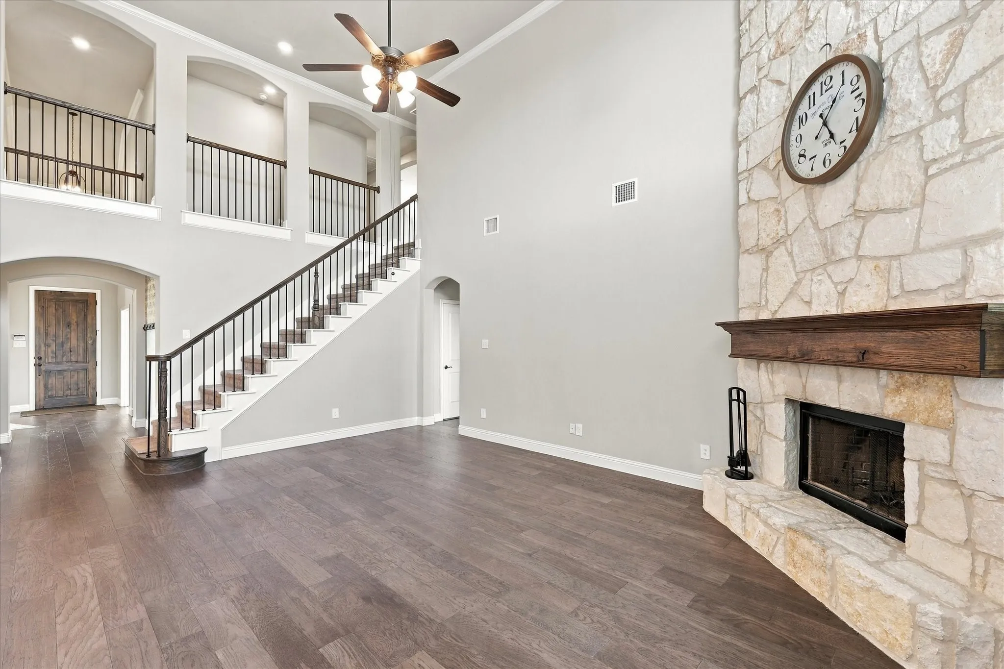 Single Family Residence For Sale in Ellis County , 602 Dean Box Drive, Waxahachie, Texas 75165, 4 Bedroom, 4 Bathroom, 2 Garage spaces, 3,084 Sqft, built in 2022, mls#21405645, Real Estate Agent in Waxahachie, Homes For Sale in Ellis county, Homes For Sale in Waxahachie, Realtor in Waxahachie Texas, Real Estate Brokerage Independent Realty Texas, Luminita Cordes Realtor