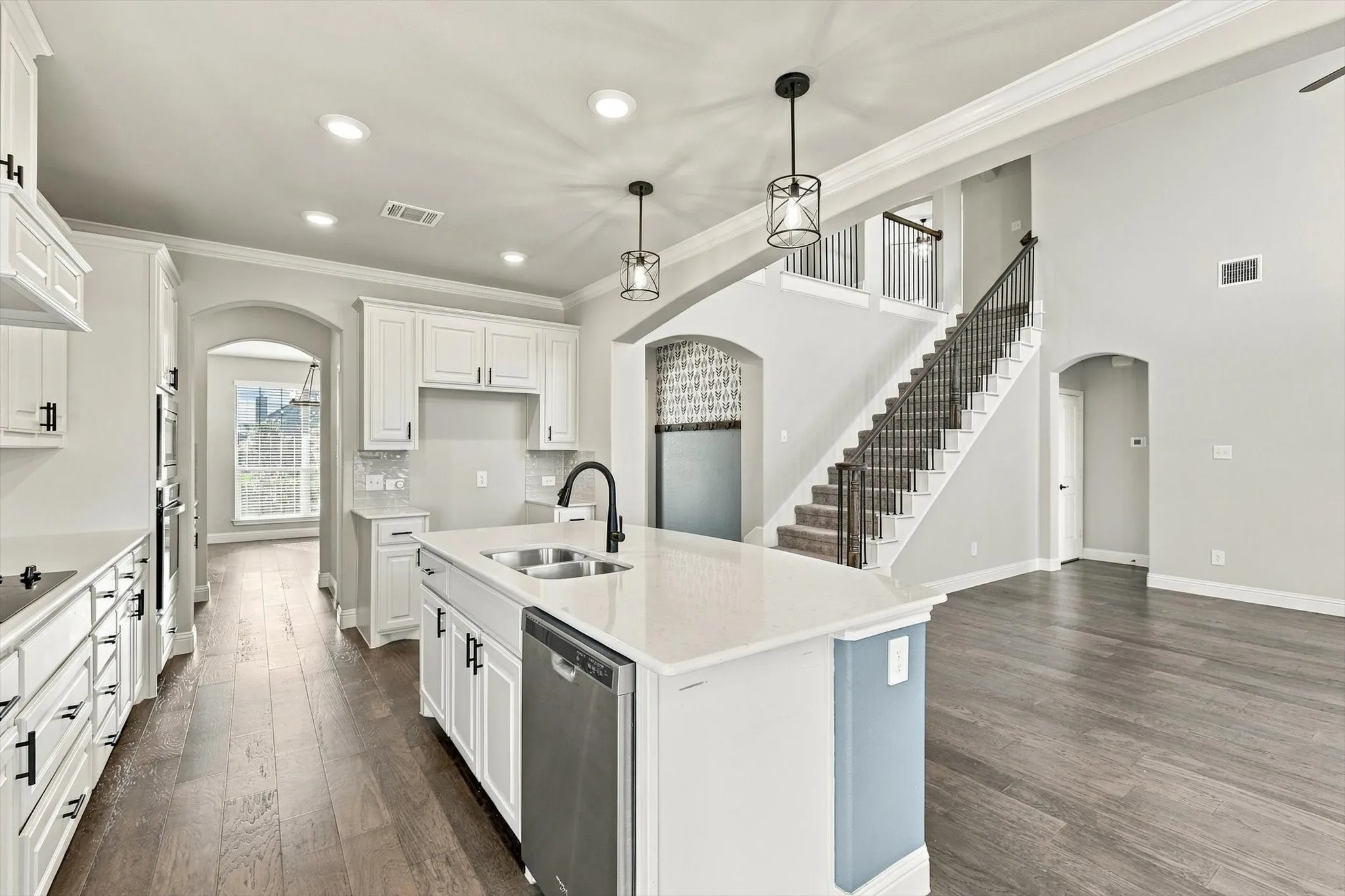 Single Family Residence For Sale in Ellis County , 602 Dean Box Drive, Waxahachie, Texas 75165, 4 Bedroom, 4 Bathroom, 2 Garage spaces, 3,084 Sqft, built in 2022, mls#21405645, Real Estate Agent in Waxahachie, Homes For Sale in Ellis county, Homes For Sale in Waxahachie, Realtor in Waxahachie Texas, Real Estate Brokerage Independent Realty Texas, Luminita Cordes Realtor