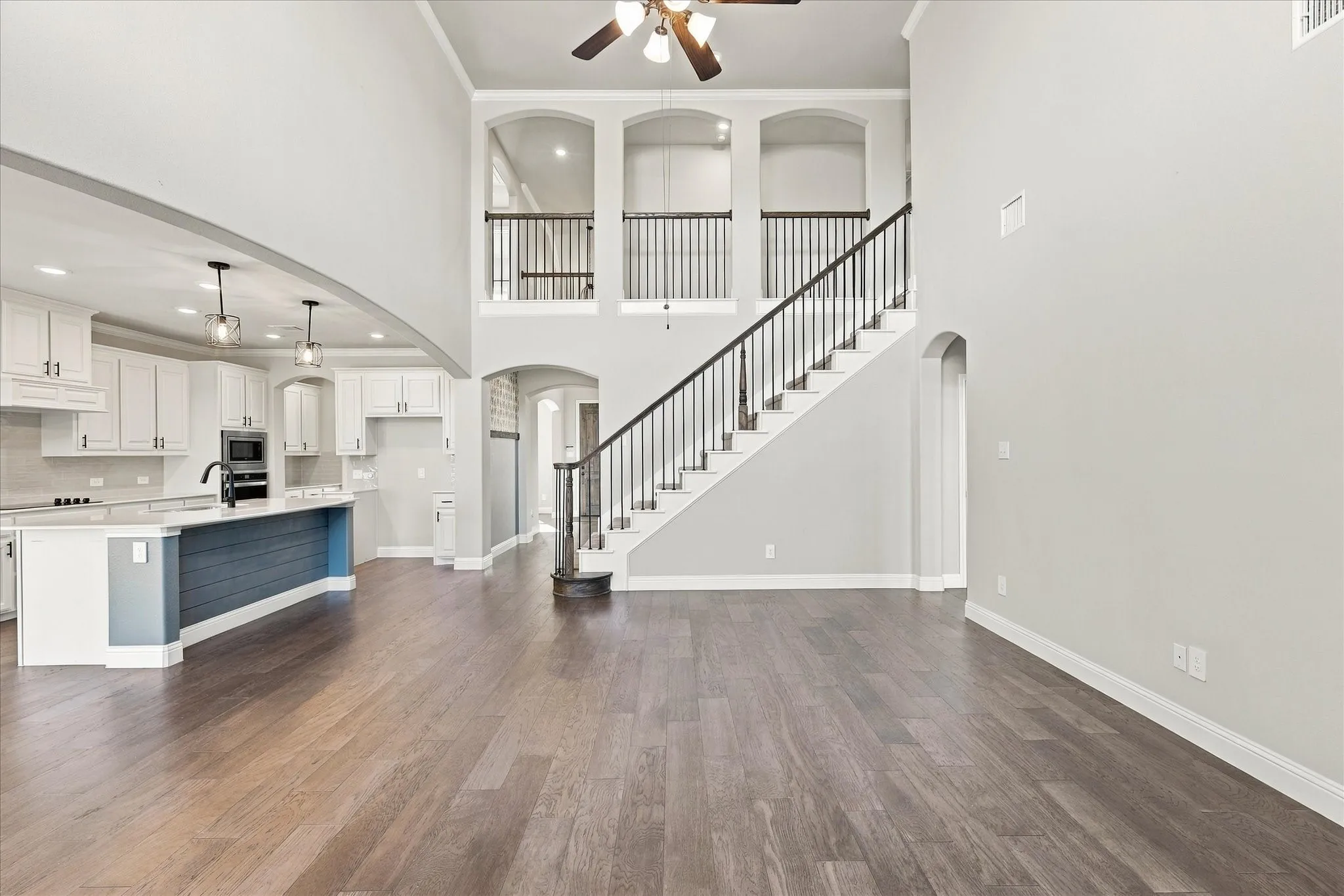 Single Family Residence For Sale in Ellis County , 602 Dean Box Drive, Waxahachie, Texas 75165, 4 Bedroom, 4 Bathroom, 2 Garage spaces, 3,084 Sqft, built in 2022, mls#21405645, Real Estate Agent in Waxahachie, Homes For Sale in Ellis county, Homes For Sale in Waxahachie, Realtor in Waxahachie Texas, Real Estate Brokerage Independent Realty Texas, Luminita Cordes Realtor