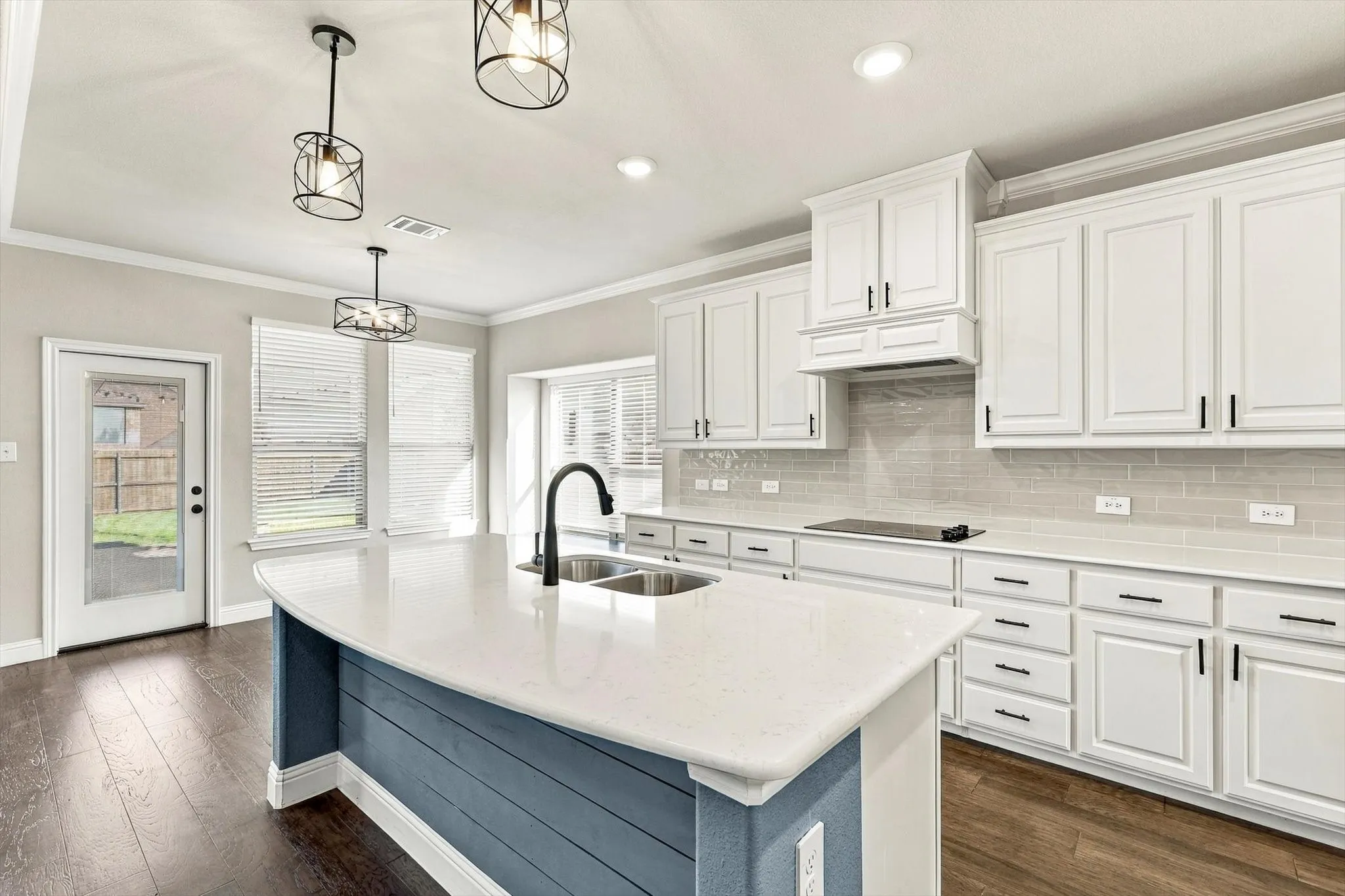 Single Family Residence For Sale in Ellis County , 602 Dean Box Drive, Waxahachie, Texas 75165, 4 Bedroom, 4 Bathroom, 2 Garage spaces, 3,084 Sqft, built in 2022, mls#21405645, Real Estate Agent in Waxahachie, Homes For Sale in Ellis county, Homes For Sale in Waxahachie, Realtor in Waxahachie Texas, Real Estate Brokerage Independent Realty Texas, Luminita Cordes Realtor