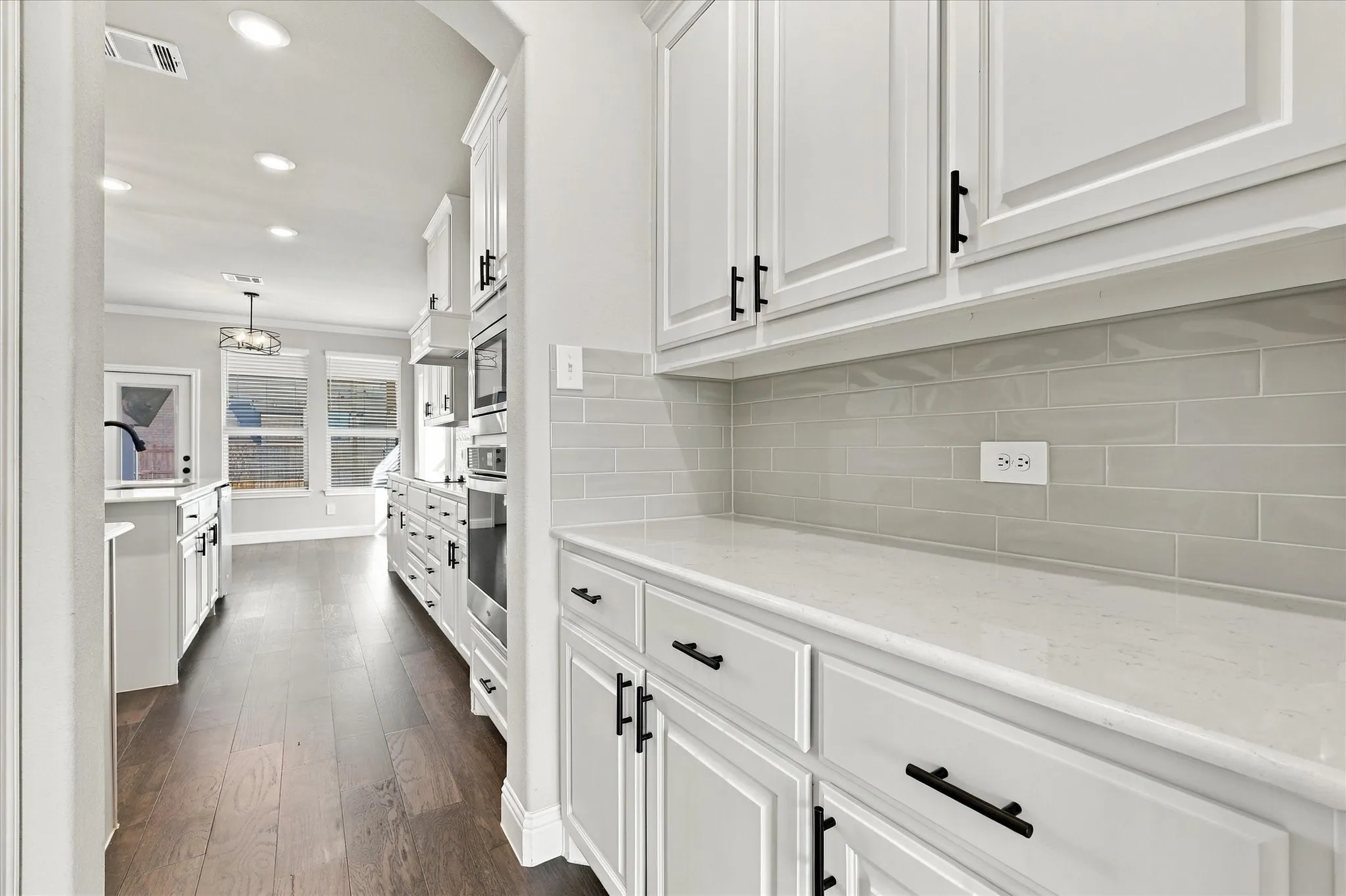 Single Family Residence For Sale in Ellis County , 602 Dean Box Drive, Waxahachie, Texas 75165, 4 Bedroom, 4 Bathroom, 2 Garage spaces, 3,084 Sqft, built in 2022, mls#21405645, Real Estate Agent in Waxahachie, Homes For Sale in Ellis county, Homes For Sale in Waxahachie, Realtor in Waxahachie Texas, Real Estate Brokerage Independent Realty Texas, Luminita Cordes Realtor