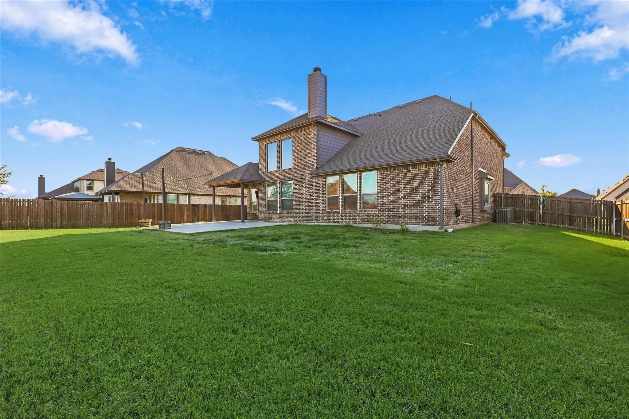 Single Family Residence For Sale in Ellis County , 602 Dean Box Drive, Waxahachie, Texas 75165, 4 Bedroom, 4 Bathroom, 2 Garage spaces, 3,084 Sqft, built in 2022, mls#21405645, Real Estate Agent in Waxahachie, Homes For Sale in Ellis county, Homes For Sale in Waxahachie, Realtor in Waxahachie Texas, Real Estate Brokerage Independent Realty Texas, Luminita Cordes Realtor