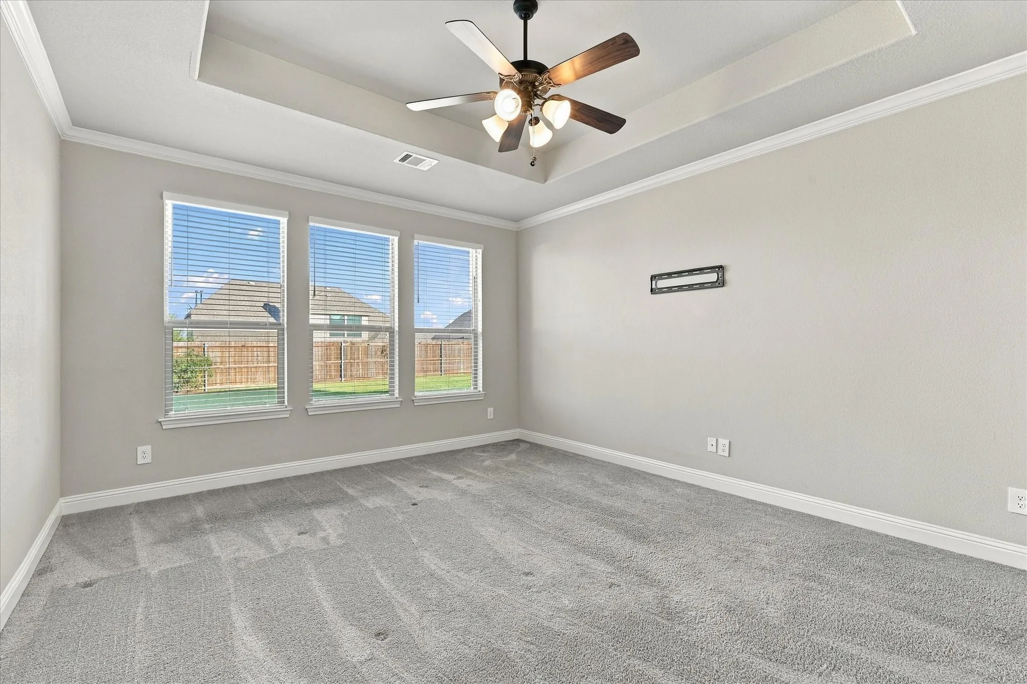 Single Family Residence For Sale in Ellis County , 602 Dean Box Drive, Waxahachie, Texas 75165, 4 Bedroom, 4 Bathroom, 2 Garage spaces, 3,084 Sqft, built in 2022, mls#21405645, Real Estate Agent in Waxahachie, Homes For Sale in Ellis county, Homes For Sale in Waxahachie, Realtor in Waxahachie Texas, Real Estate Brokerage Independent Realty Texas, Luminita Cordes Realtor