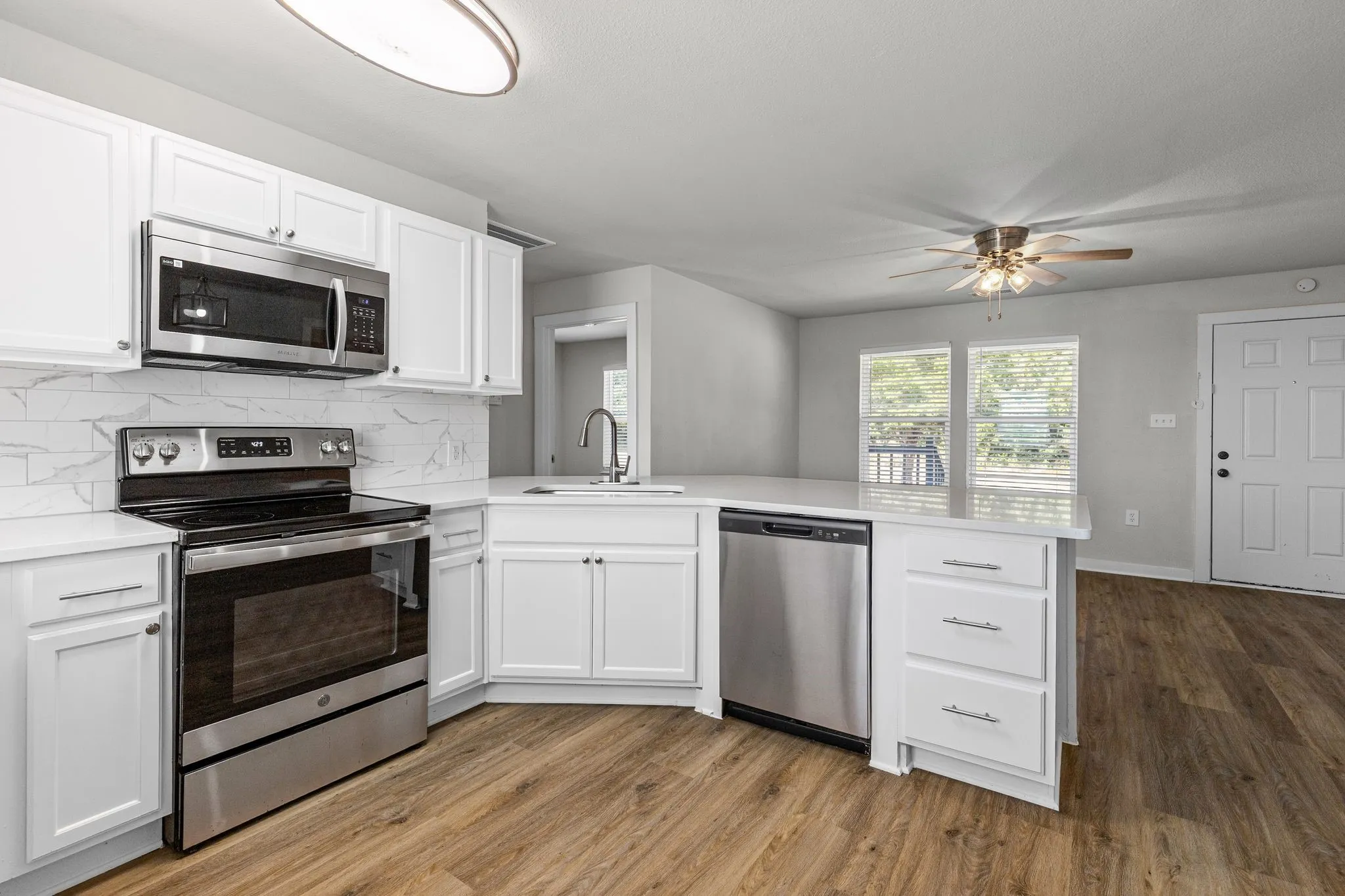 Duplex For Rent in Fannin County , 401 Mcilrath Road, Leonard, Texas 75452, 3 Bedroom, 2 Bathroom, Garage spaces, 902 Sqft, built in 2022, mls#21405646, Real Estate Agent in Leonard, Homes For Rent in Fannin county, Homes For Rent in Leonard, Realtor in Leonard Texas, Real Estate Brokerage Independent Realty Texas, Luminita Cordes Realtor