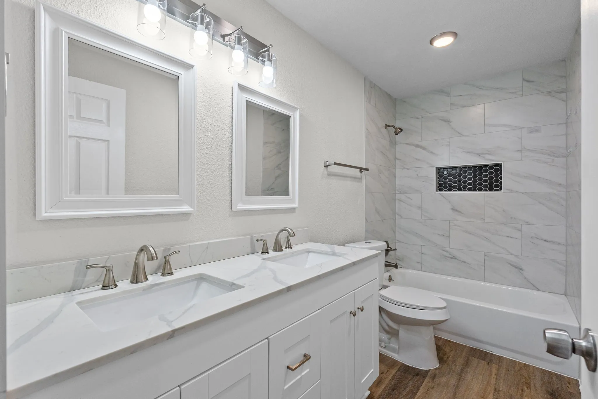Duplex For Rent in Fannin County , 401 Mcilrath Road, Leonard, Texas 75452, 3 Bedroom, 2 Bathroom, Garage spaces, 902 Sqft, built in 2022, mls#21405646, Real Estate Agent in Leonard, Homes For Rent in Fannin county, Homes For Rent in Leonard, Realtor in Leonard Texas, Real Estate Brokerage Independent Realty Texas, Luminita Cordes Realtor