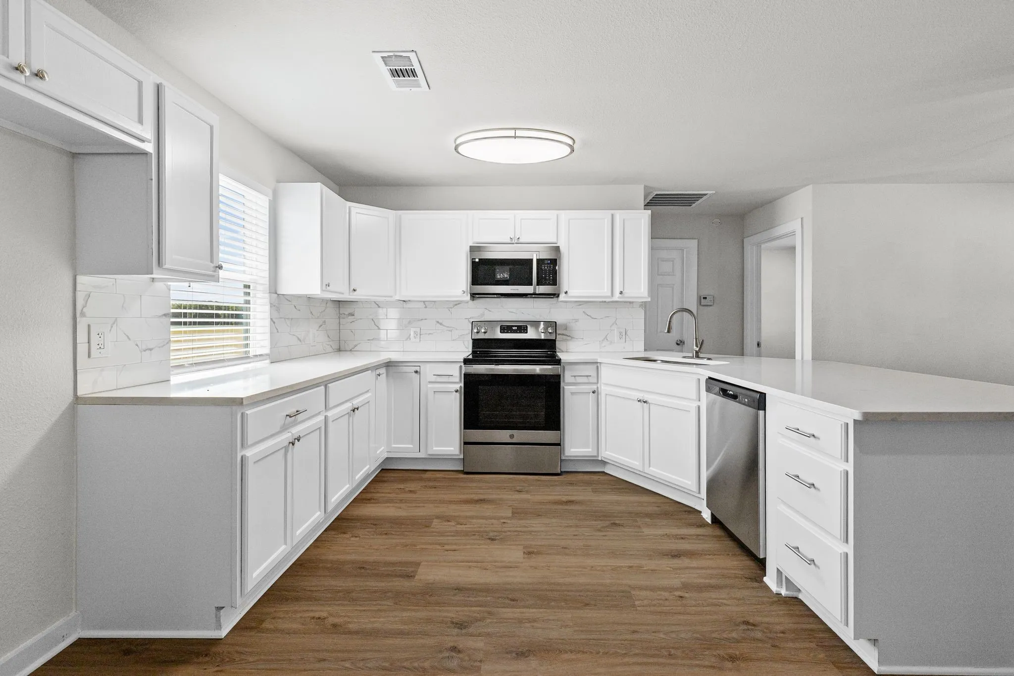 Duplex For Rent in Fannin County , 401 Mcilrath Road, Leonard, Texas 75452, 3 Bedroom, 2 Bathroom, Garage spaces, 902 Sqft, built in 2022, mls#21405646, Real Estate Agent in Leonard, Homes For Rent in Fannin county, Homes For Rent in Leonard, Realtor in Leonard Texas, Real Estate Brokerage Independent Realty Texas, Luminita Cordes Realtor