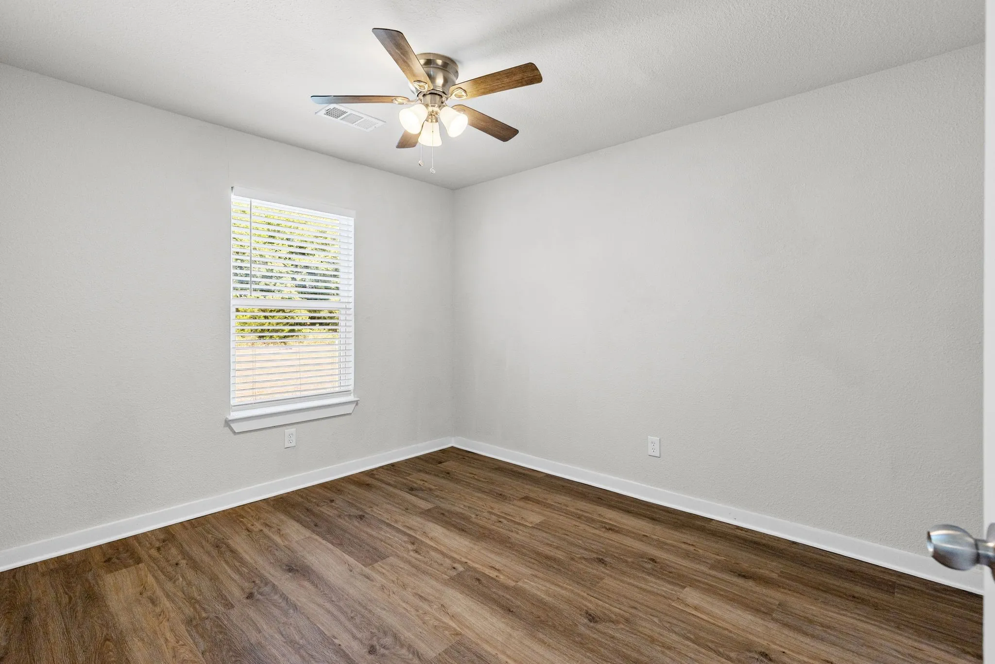 Duplex For Rent in Fannin County , 401 Mcilrath Road, Leonard, Texas 75452, 3 Bedroom, 2 Bathroom, Garage spaces, 902 Sqft, built in 2022, mls#21405646, Real Estate Agent in Leonard, Homes For Rent in Fannin county, Homes For Rent in Leonard, Realtor in Leonard Texas, Real Estate Brokerage Independent Realty Texas, Luminita Cordes Realtor