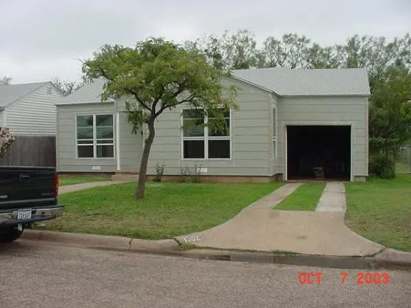 Single Family Residence For Rent in Taylor County , 1302 Sewell Street, Abilene, Texas 79605, 2 Bedroom, 1 Bathroom, 1 Garage spaces, 855 Sqft, built in 1948, mls#21405647, Real Estate Agent in Abilene, Homes For Rent in Taylor county, Homes For Rent in Abilene, Realtor in Abilene Texas, Real Estate Brokerage Independent Realty Texas, Luminita Cordes Realtor