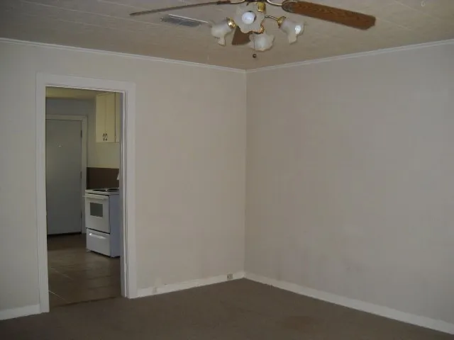 Single Family Residence For Rent in Taylor County , 1302 Sewell Street, Abilene, Texas 79605, 2 Bedroom, 1 Bathroom, 1 Garage spaces, 855 Sqft, built in 1948, mls#21405647, Real Estate Agent in Abilene, Homes For Rent in Taylor county, Homes For Rent in Abilene, Realtor in Abilene Texas, Real Estate Brokerage Independent Realty Texas, Luminita Cordes Realtor