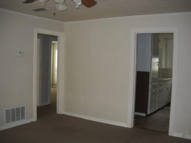 Single Family Residence For Rent in Taylor County , 1302 Sewell Street, Abilene, Texas 79605, 2 Bedroom, 1 Bathroom, 1 Garage spaces, 855 Sqft, built in 1948, mls#21405647, Real Estate Agent in Abilene, Homes For Rent in Taylor county, Homes For Rent in Abilene, Realtor in Abilene Texas, Real Estate Brokerage Independent Realty Texas, Luminita Cordes Realtor
