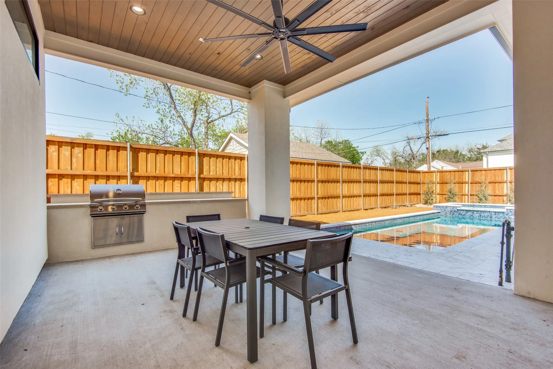 Single Family Residence For Sale in Dallas County , 7500 Kaywood Drive, Dallas, Texas 75209, 5 Bedroom, 7 Bathroom, 2 Garage spaces, 3,937 Sqft, built in 1940, mls#21404961, Real Estate Agent in Dallas, Homes For Sale in Dallas county, Homes For Sale in Dallas, Realtor in Dallas Texas, Real Estate Brokerage Independent Realty Texas, Luminita Cordes Realtor
