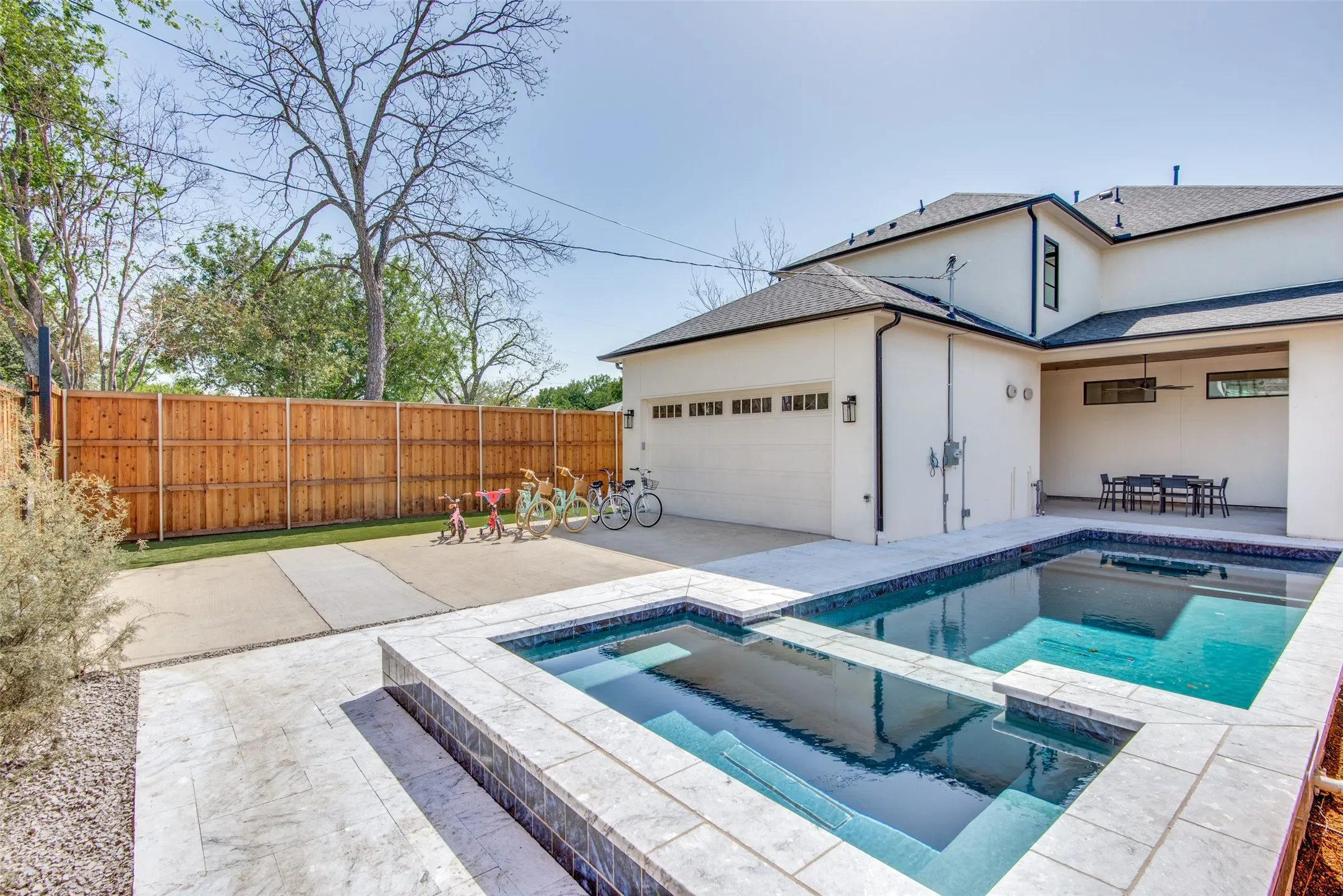 Single Family Residence For Sale in Dallas County , 7500 Kaywood Drive, Dallas, Texas 75209, 5 Bedroom, 7 Bathroom, 2 Garage spaces, 3,937 Sqft, built in 1940, mls#21404961, Real Estate Agent in Dallas, Homes For Sale in Dallas county, Homes For Sale in Dallas, Realtor in Dallas Texas, Real Estate Brokerage Independent Realty Texas, Luminita Cordes Realtor
