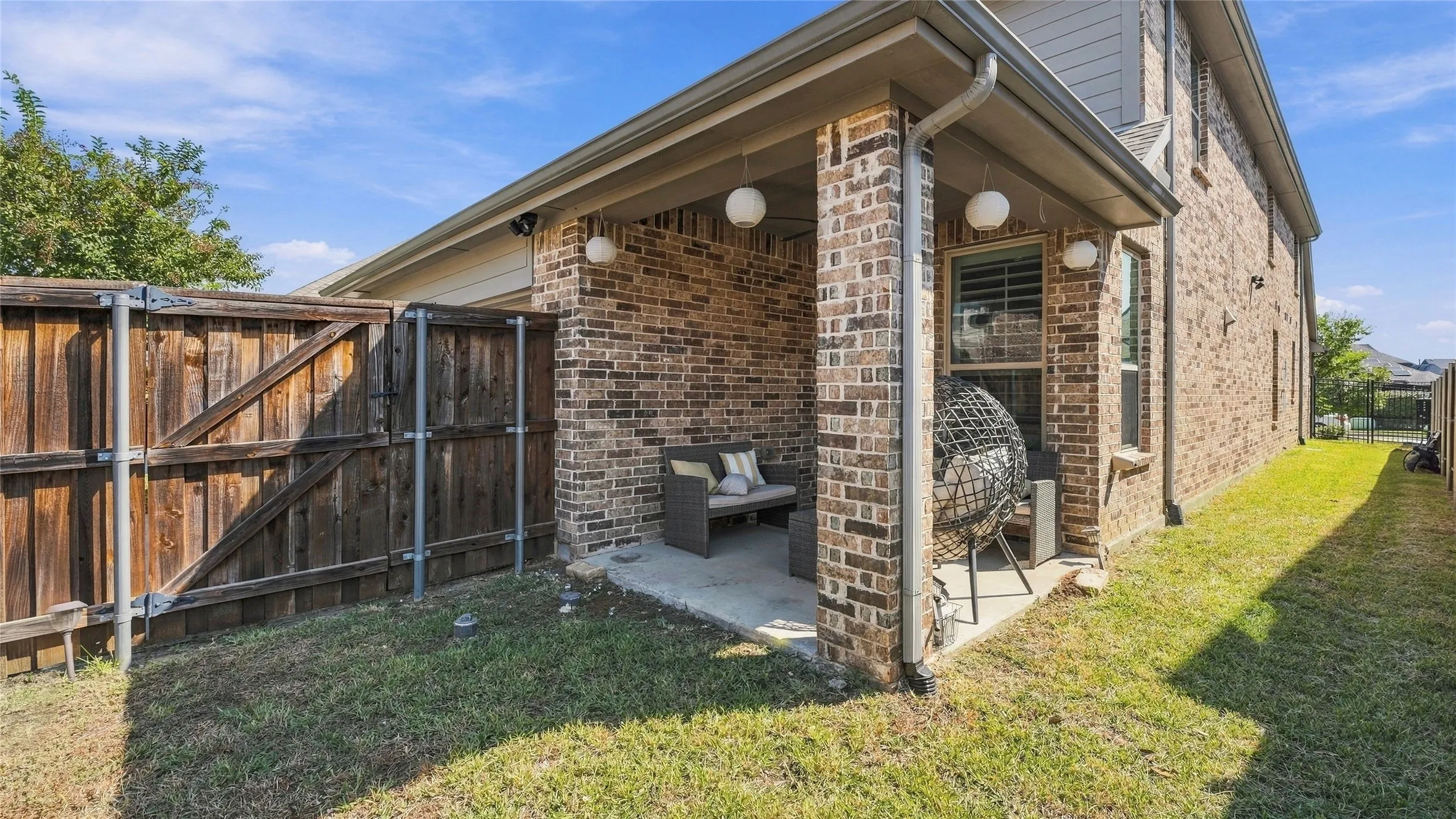 Single Family Residence For Sale in Tarrant County , 4620 Copper Mountain Trail, Arlington, Texas 76005, 5 Bedroom, 5 Bathroom, 2 Garage spaces, 2,719 Sqft, built in 2018, mls#21405656, Real Estate Agent in Arlington, Homes For Sale in Tarrant county, Homes For Sale in Arlington, Realtor in Arlington Texas, Real Estate Brokerage Independent Realty Texas, Luminita Cordes Realtor