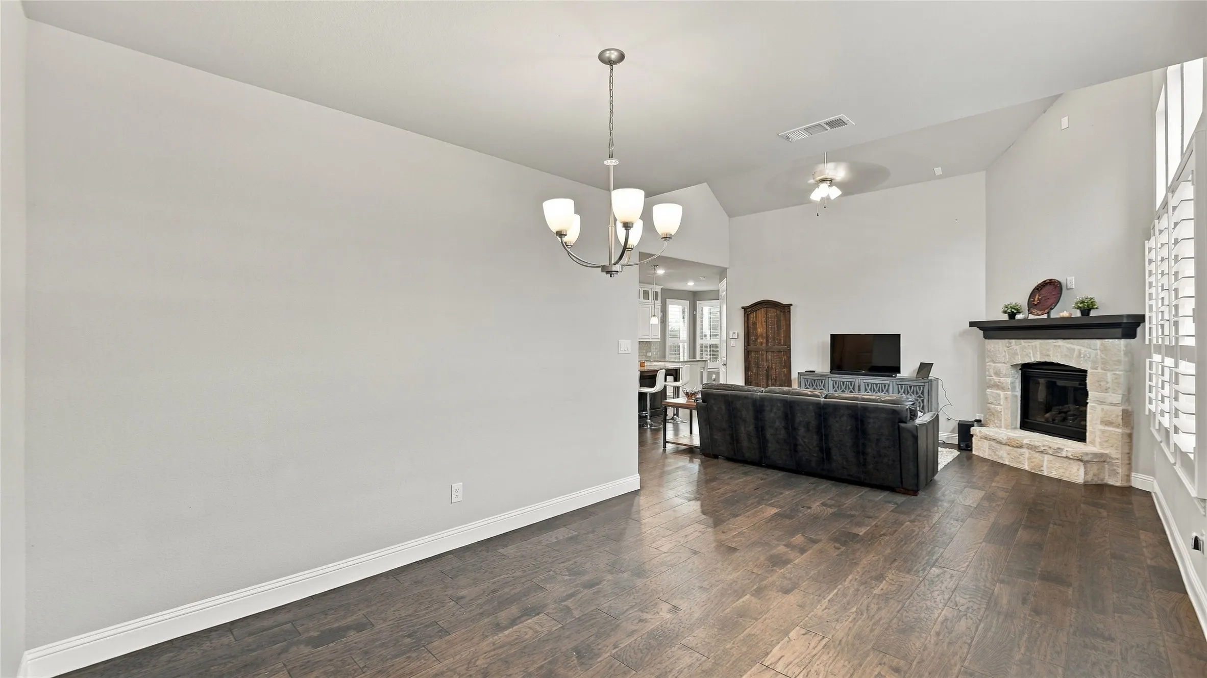 Single Family Residence For Sale in Tarrant County , 4620 Copper Mountain Trail, Arlington, Texas 76005, 5 Bedroom, 5 Bathroom, 2 Garage spaces, 2,719 Sqft, built in 2018, mls#21405656, Real Estate Agent in Arlington, Homes For Sale in Tarrant county, Homes For Sale in Arlington, Realtor in Arlington Texas, Real Estate Brokerage Independent Realty Texas, Luminita Cordes Realtor