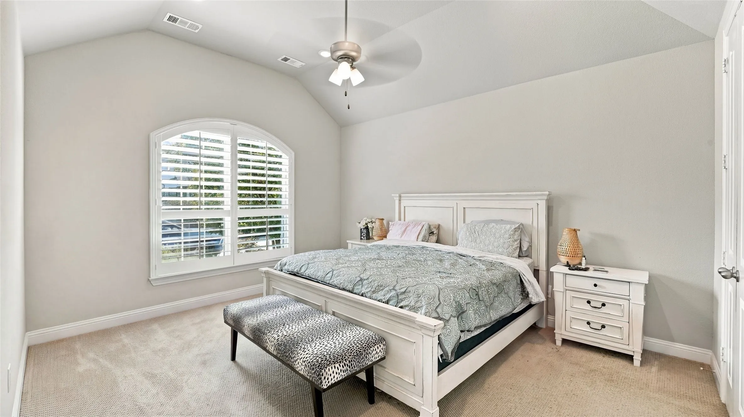 Single Family Residence For Sale in Tarrant County , 4620 Copper Mountain Trail, Arlington, Texas 76005, 5 Bedroom, 5 Bathroom, 2 Garage spaces, 2,719 Sqft, built in 2018, mls#21405656, Real Estate Agent in Arlington, Homes For Sale in Tarrant county, Homes For Sale in Arlington, Realtor in Arlington Texas, Real Estate Brokerage Independent Realty Texas, Luminita Cordes Realtor