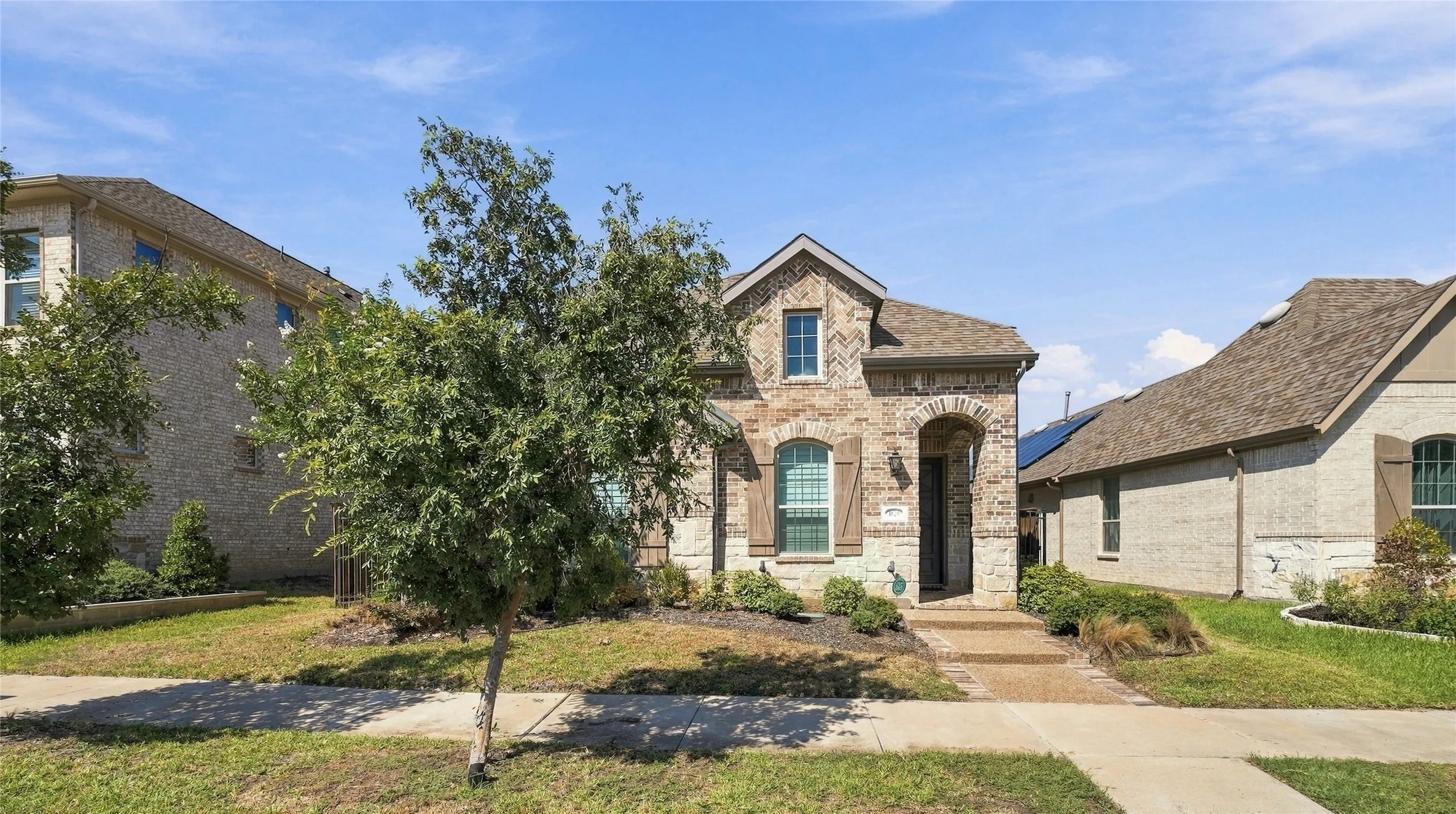 Single Family Residence For Sale in Tarrant County , 4620 Copper Mountain Trail, Arlington, Texas 76005, 5 Bedroom, 5 Bathroom, 2 Garage spaces, 2,719 Sqft, built in 2018, mls#21405656, Real Estate Agent in Arlington, Homes For Sale in Tarrant county, Homes For Sale in Arlington, Realtor in Arlington Texas, Real Estate Brokerage Independent Realty Texas, Luminita Cordes Realtor