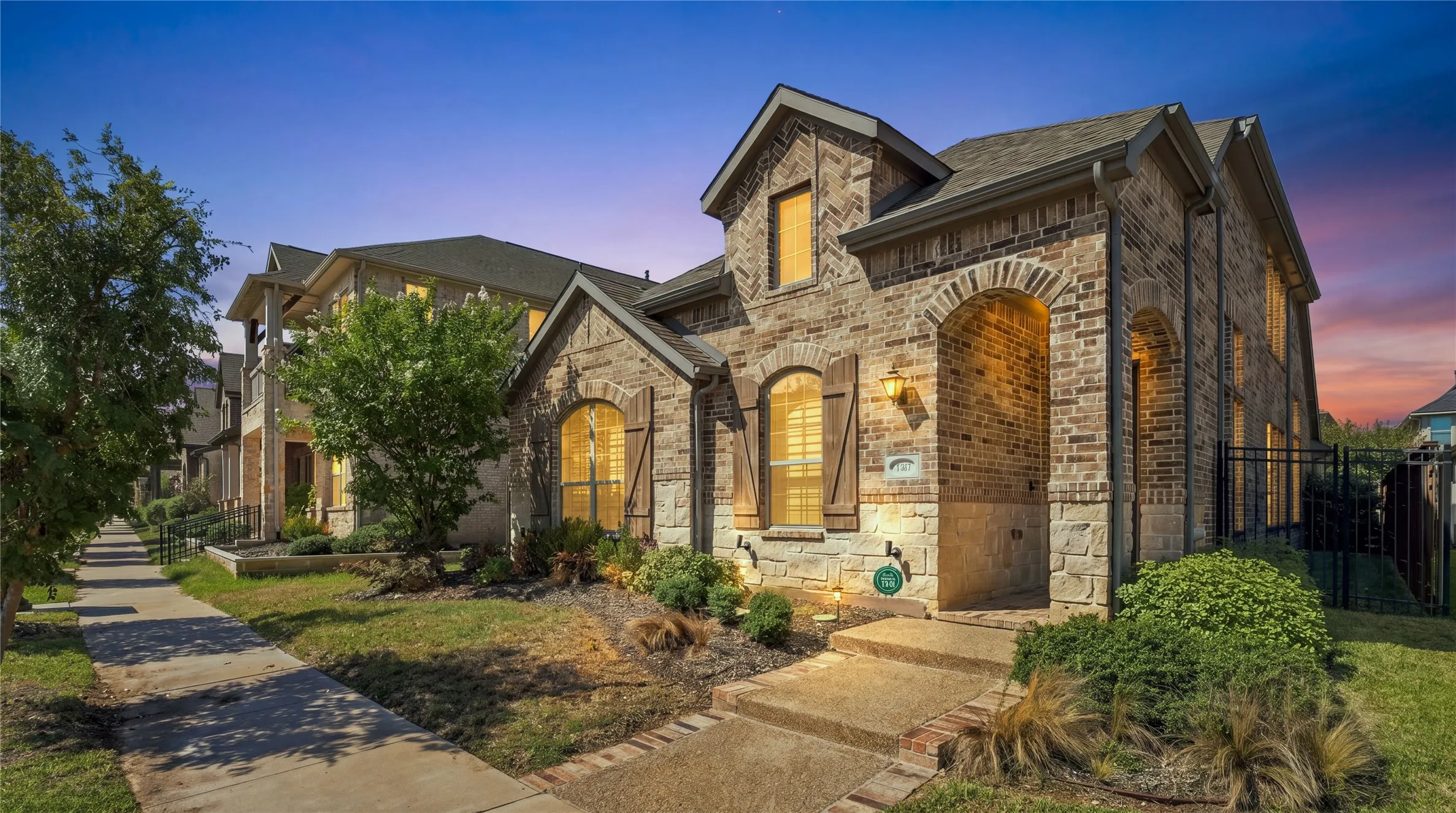 Single Family Residence For Sale in Tarrant County , 4620 Copper Mountain Trail, Arlington, Texas 76005, 5 Bedroom, 5 Bathroom, 2 Garage spaces, 2,719 Sqft, built in 2018, mls#21405656, Real Estate Agent in Arlington, Homes For Sale in Tarrant county, Homes For Sale in Arlington, Realtor in Arlington Texas, Real Estate Brokerage Independent Realty Texas, Luminita Cordes Realtor