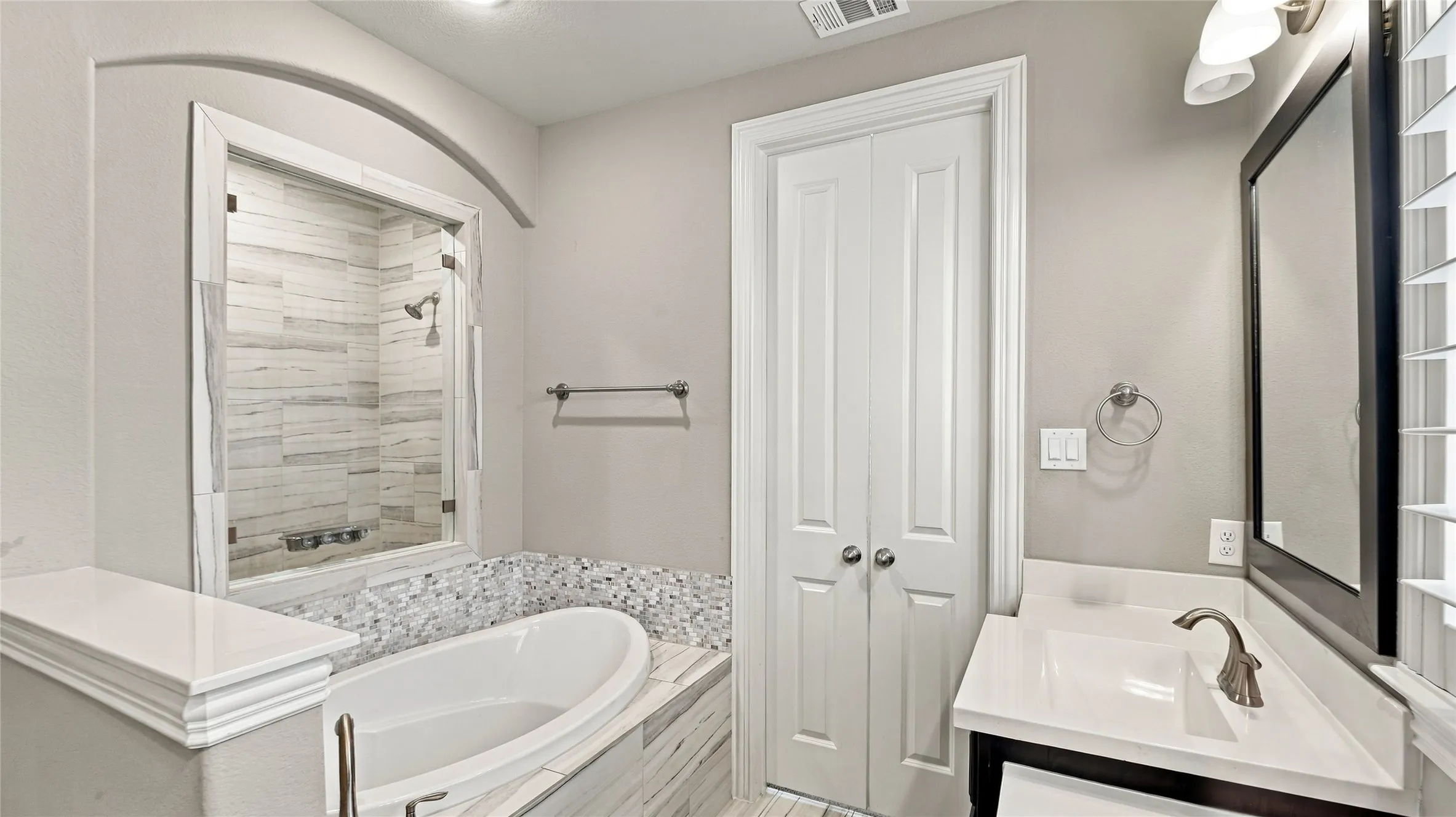 Soaking Tub and Separate Shower