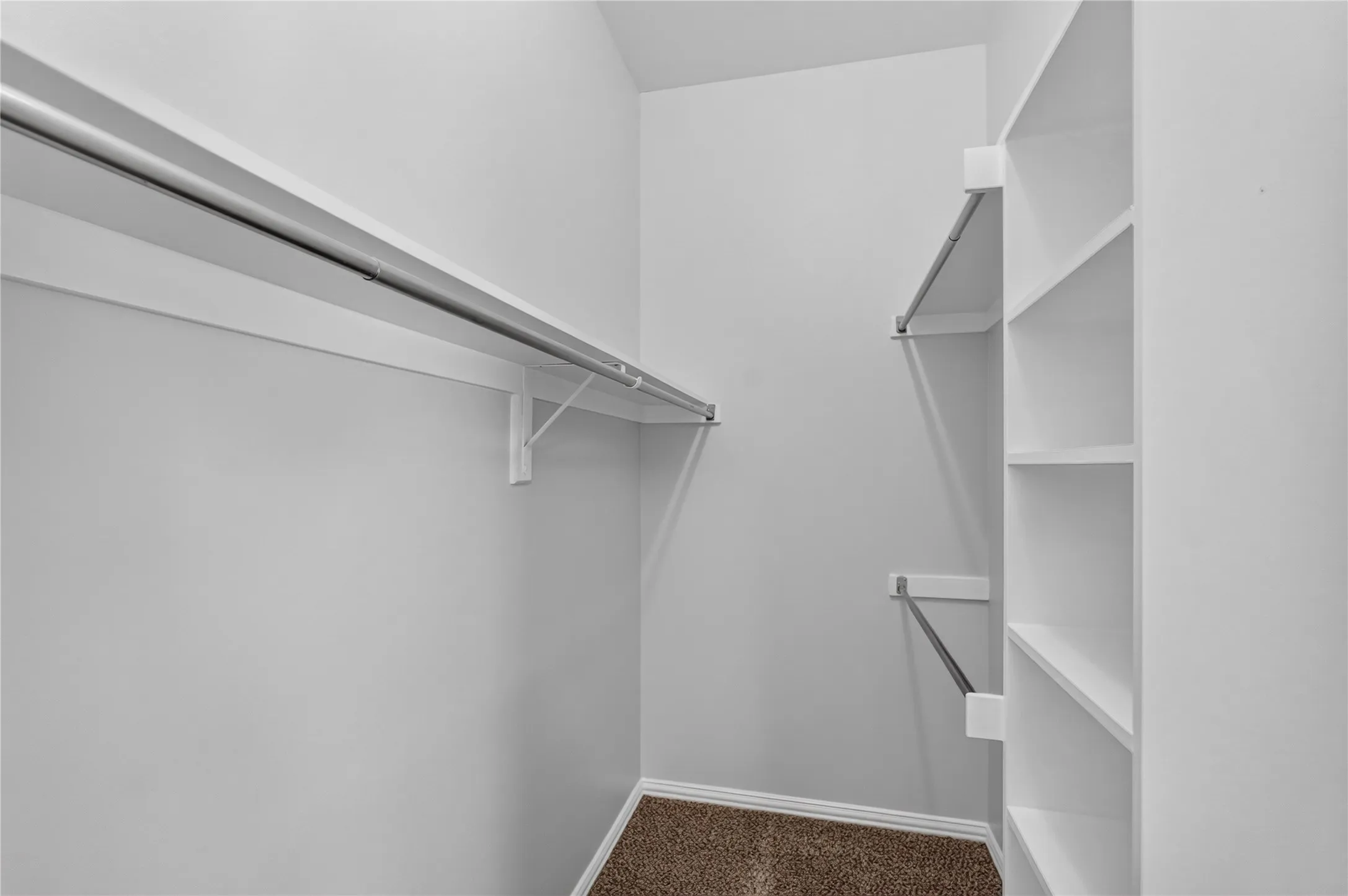 Single Family Residence For Sale in Denton County , 1309 Riley Drive, Carrollton, Texas 75007, 3 Bedroom, 2 Bathroom, 2 Garage spaces, 1,523 Sqft, built in 1998, mls#21405662, Real Estate Agent in Carrollton, Homes For Sale in Denton county, Homes For Sale in Carrollton, Realtor in Carrollton Texas, Real Estate Brokerage Independent Realty Texas, Luminita Cordes Realtor