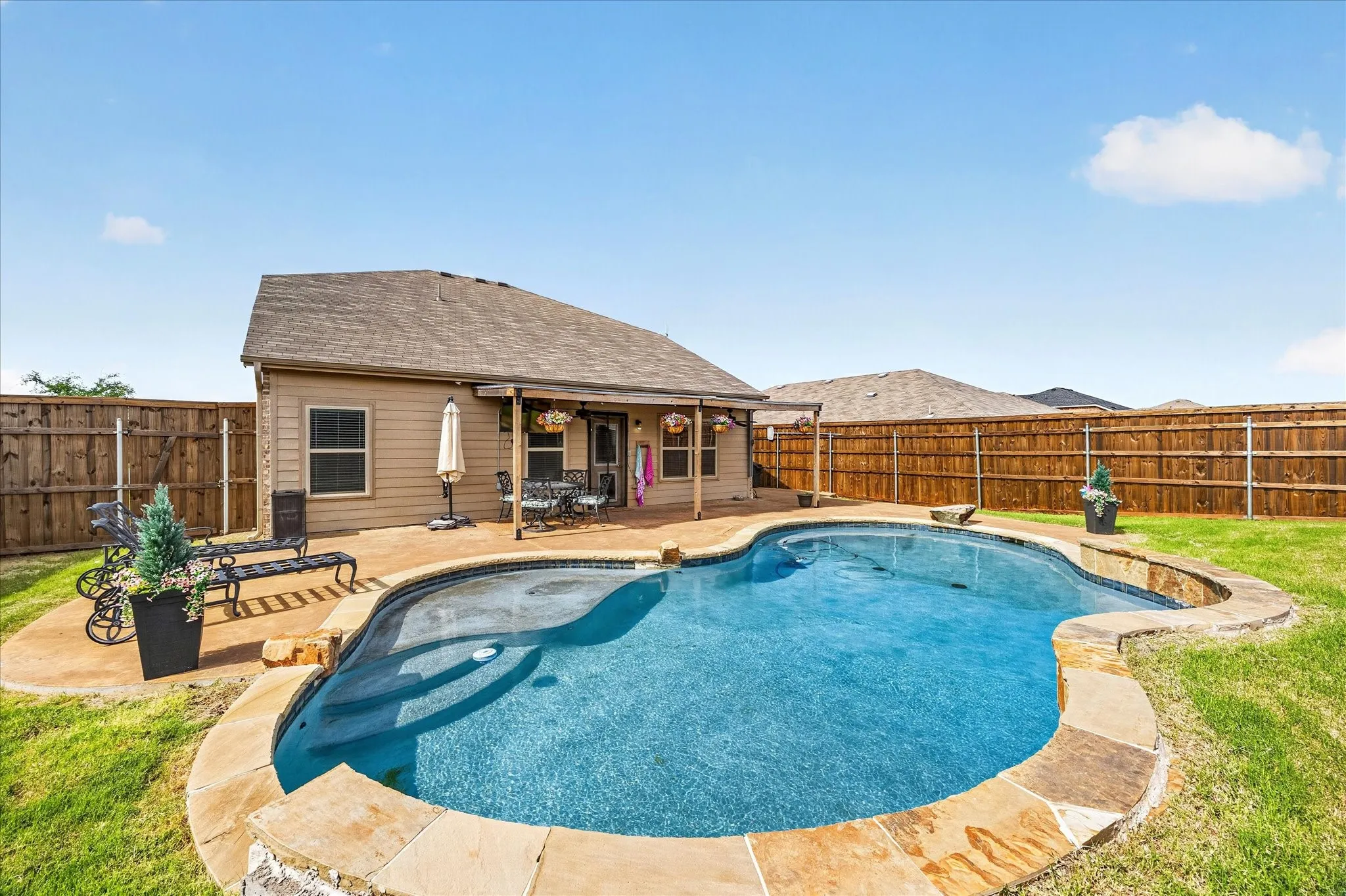 Single Family Residence For Sale in Collin County , 502 Azalea Drive, Josephine, Texas 75173, 5 Bedroom, 4 Bathroom, 2 Garage spaces, 2,338 Sqft, built in 2016, mls#21405624, Real Estate Agent in Josephine, Homes For Sale in Collin county, Homes For Sale in Josephine, Realtor in Josephine Texas, Real Estate Brokerage Independent Realty Texas, Luminita Cordes Realtor