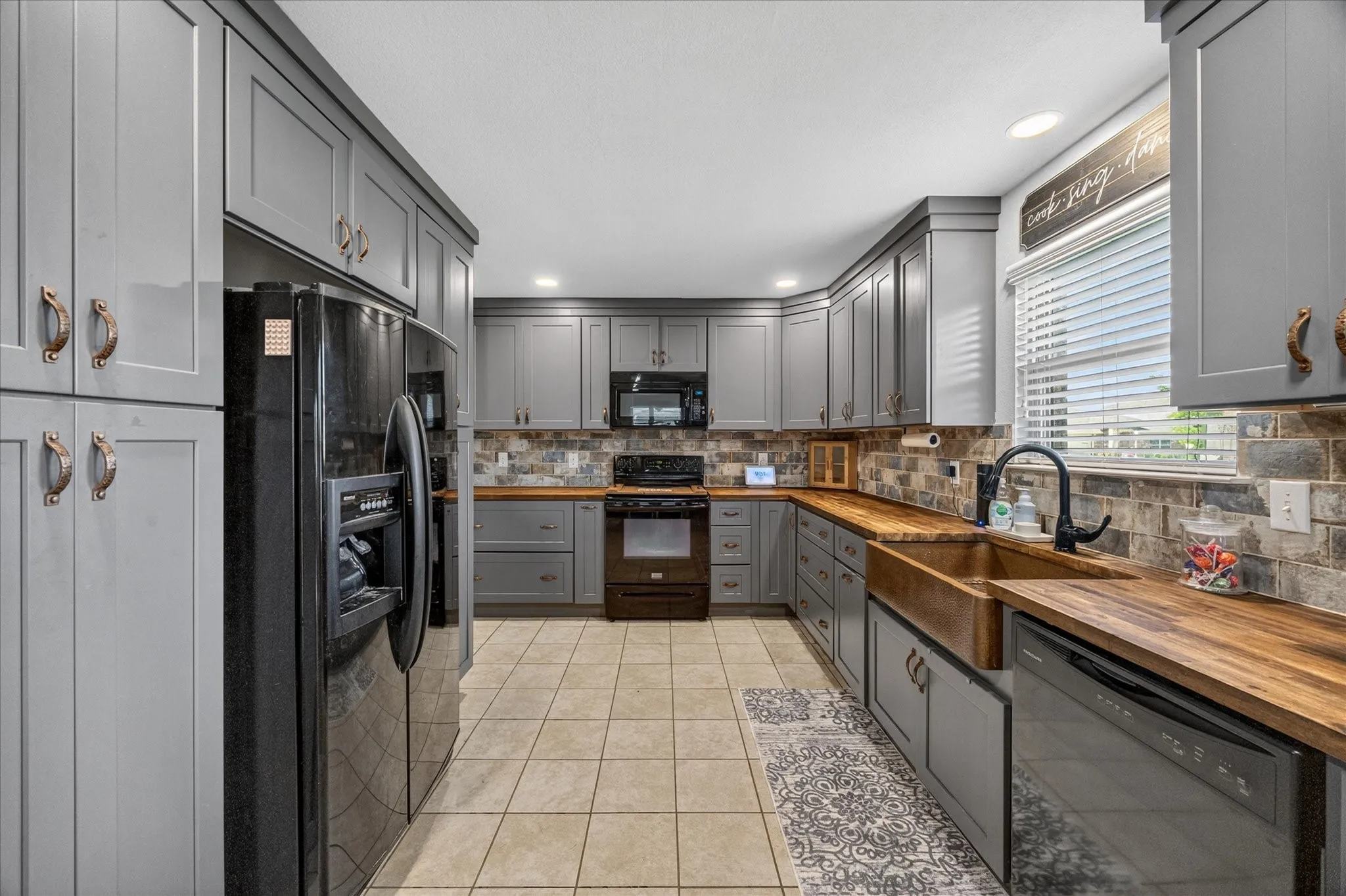 Single Family Residence For Sale in Collin County , 502 Azalea Drive, Josephine, Texas 75173, 5 Bedroom, 4 Bathroom, 2 Garage spaces, 2,338 Sqft, built in 2016, mls#21405624, Real Estate Agent in Josephine, Homes For Sale in Collin county, Homes For Sale in Josephine, Realtor in Josephine Texas, Real Estate Brokerage Independent Realty Texas, Luminita Cordes Realtor