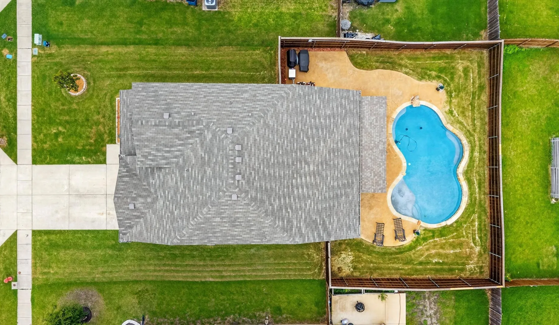 Single Family Residence For Sale in Collin County , 502 Azalea Drive, Josephine, Texas 75173, 5 Bedroom, 4 Bathroom, 2 Garage spaces, 2,338 Sqft, built in 2016, mls#21405624, Real Estate Agent in Josephine, Homes For Sale in Collin county, Homes For Sale in Josephine, Realtor in Josephine Texas, Real Estate Brokerage Independent Realty Texas, Luminita Cordes Realtor