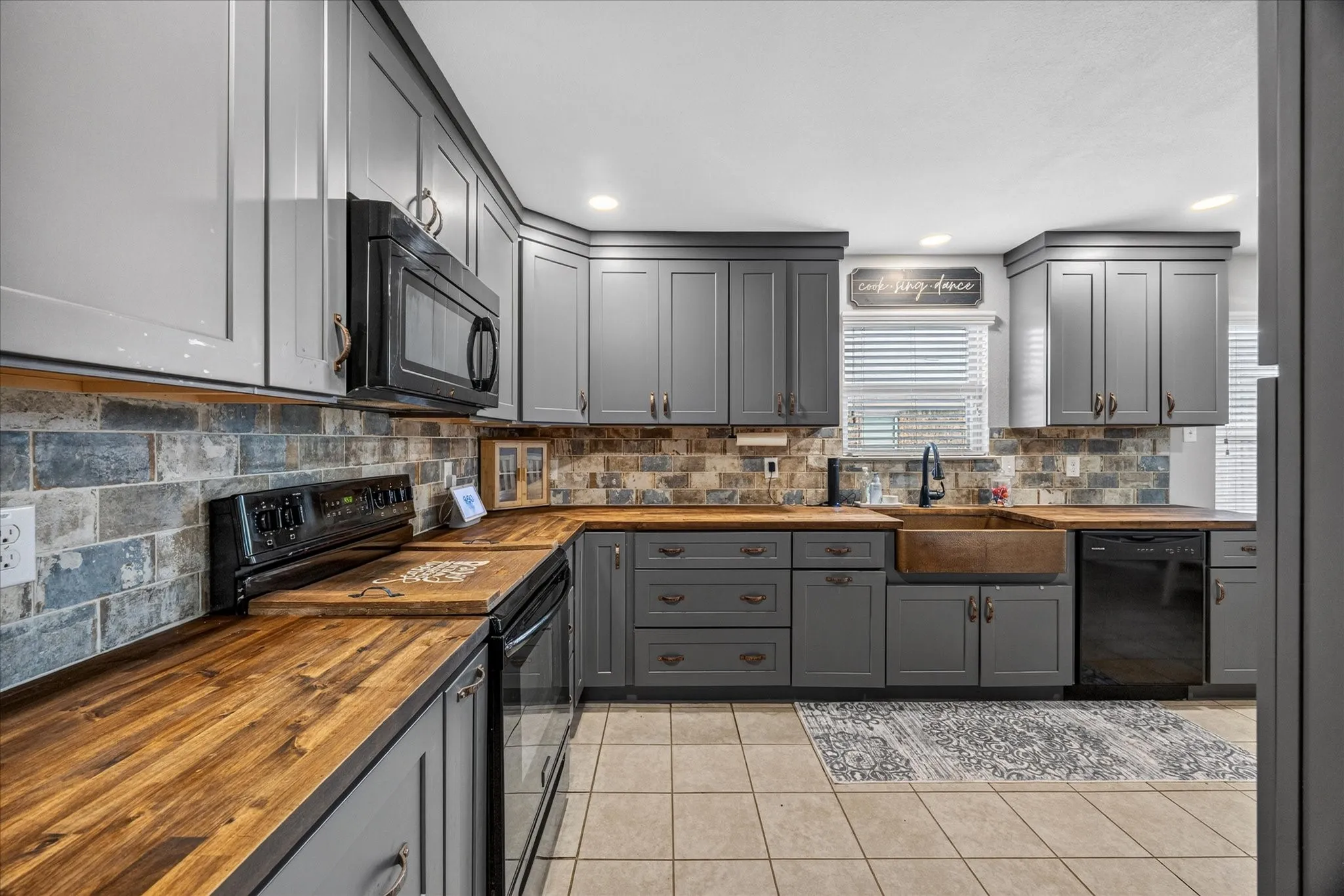 Lots of counter space!