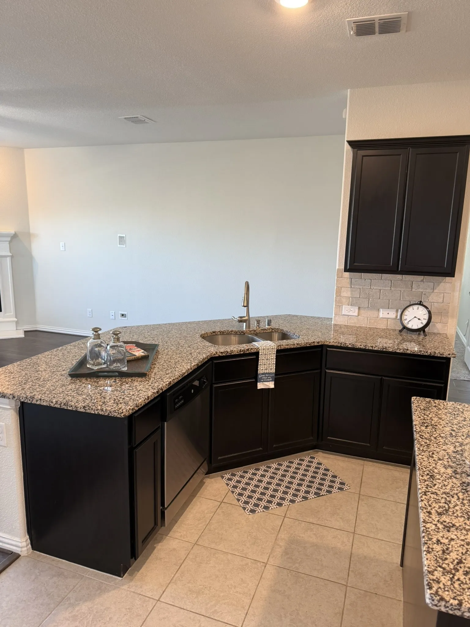 Single Family Residence For Rent in Tarrant County , 8529 Grand Oak Road, Fort Worth, Texas 76123, 4 Bedroom, 2 Bathroom, 2 Garage spaces, 2,008 Sqft, built in 2018, mls#21403974, Real Estate Agent in Fort Worth, Homes For Rent in Tarrant county, Homes For Rent in Fort Worth, Realtor in Fort Worth Texas, Real Estate Brokerage Independent Realty Texas, Luminita Cordes Realtor