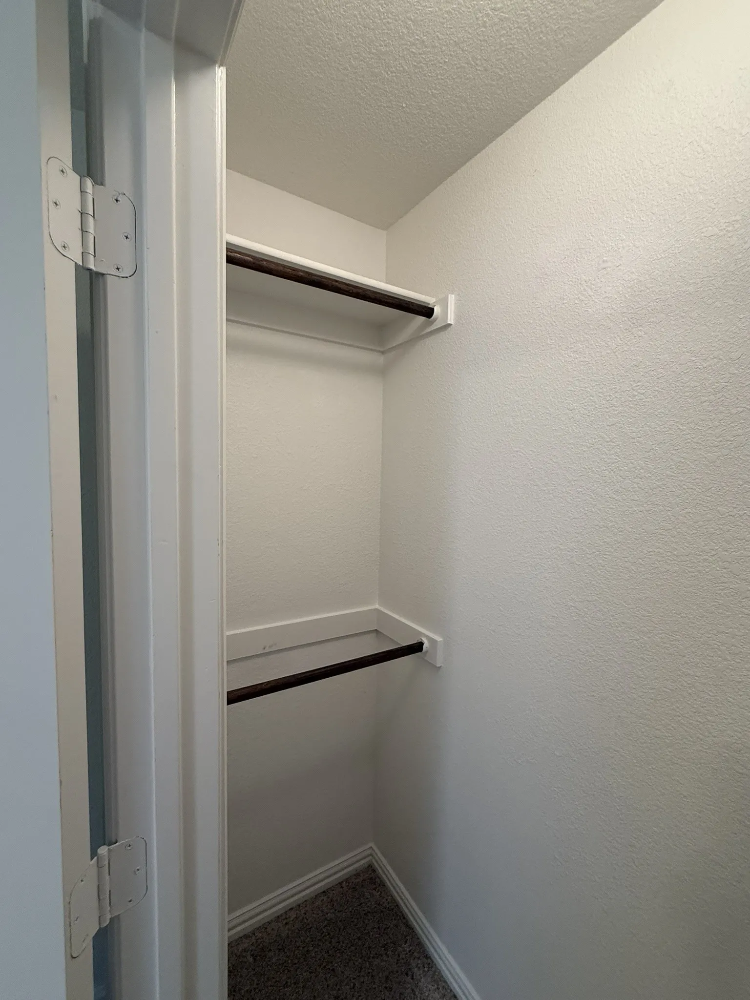 Secondary walk-in closet