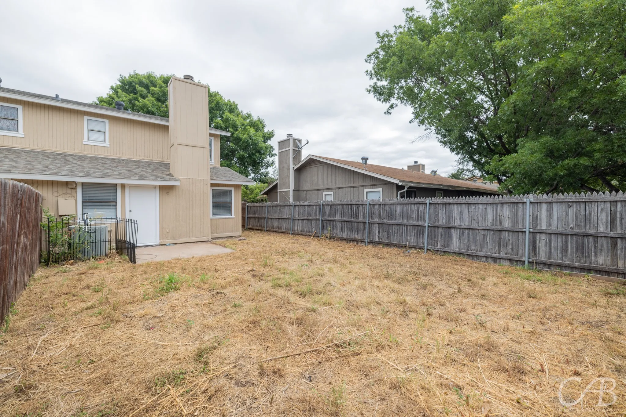 Townhouse For Rent in Taylor County , 1303 Yeomans Road, Abilene, Texas 79602, 2 Bedroom, 2 Bathroom, 1 Garage spaces, 1,350 Sqft, built in 1984, mls#21405668, Real Estate Agent in Abilene, Homes For Rent in Taylor county, Homes For Rent in Abilene, Realtor in Abilene Texas, Real Estate Brokerage Independent Realty Texas, Luminita Cordes Realtor