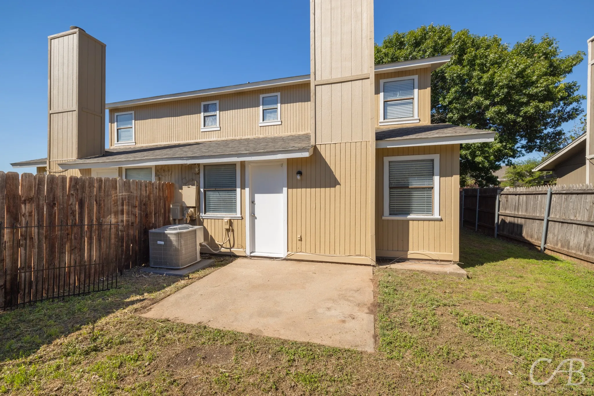 Townhouse For Rent in Taylor County , 1303 Yeomans Road, Abilene, Texas 79602, 2 Bedroom, 2 Bathroom, 1 Garage spaces, 1,350 Sqft, built in 1984, mls#21405668, Real Estate Agent in Abilene, Homes For Rent in Taylor county, Homes For Rent in Abilene, Realtor in Abilene Texas, Real Estate Brokerage Independent Realty Texas, Luminita Cordes Realtor