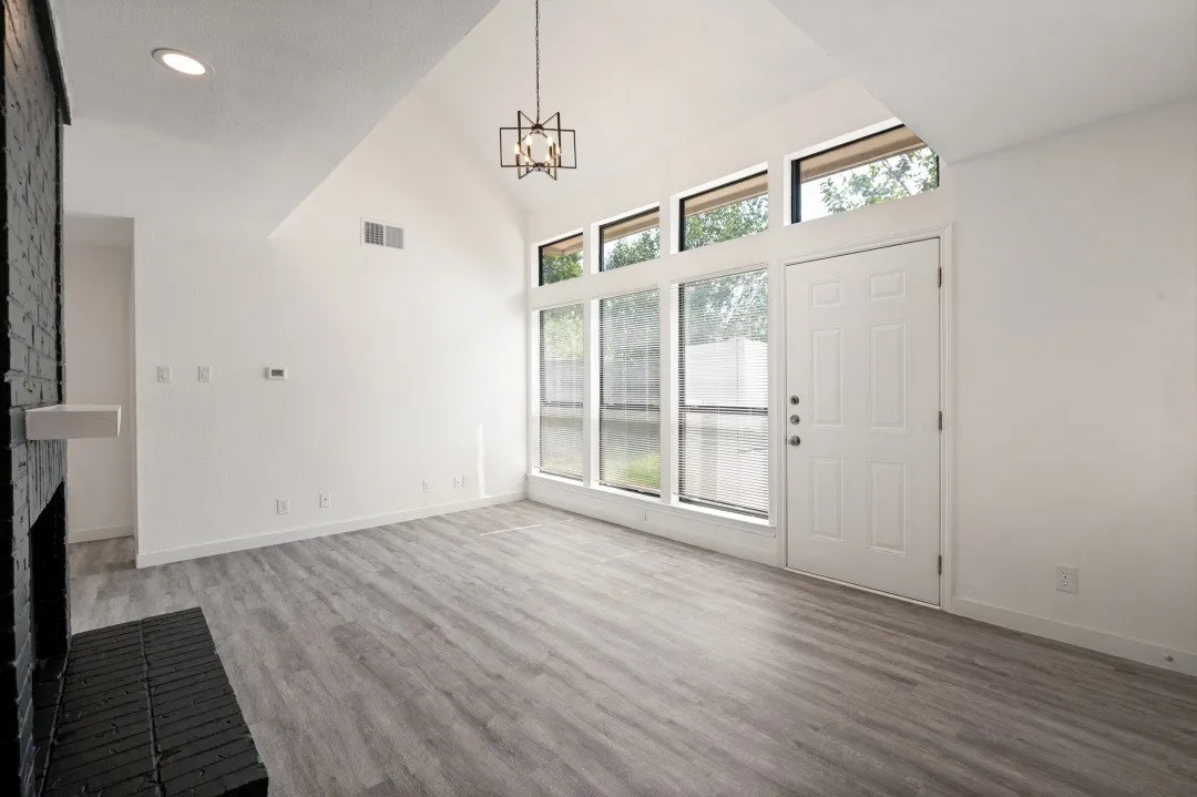 Condominium For Rent in Collin County , 18240 Midway Road 806, Dallas, Texas 75287, 3 Bedroom, 3 Bathroom, Garage spaces, 1,235 Sqft, built in 1982, mls#21405680, Real Estate Agent in Dallas, Homes For Rent in Collin county, Homes For Rent in Dallas, Realtor in Dallas Texas, Real Estate Brokerage Independent Realty Texas, Luminita Cordes Realtor