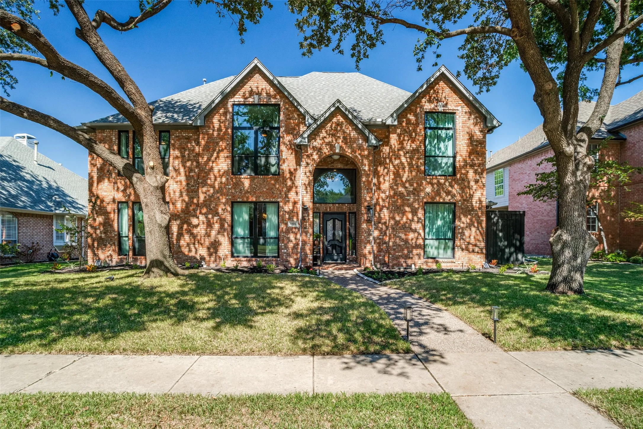 Single Family Residence For Sale in Collin County , 6209 Warrington Drive, Plano, Texas 75093, 5 Bedroom, 4 Bathroom, 2 Garage spaces, 4,000 Sqft, built in 1991, mls#21397131, Real Estate Agent in Plano, Homes For Sale in Collin county, Homes For Sale in Plano, Realtor in Plano Texas, Real Estate Brokerage Independent Realty Texas, Luminita Cordes Realtor